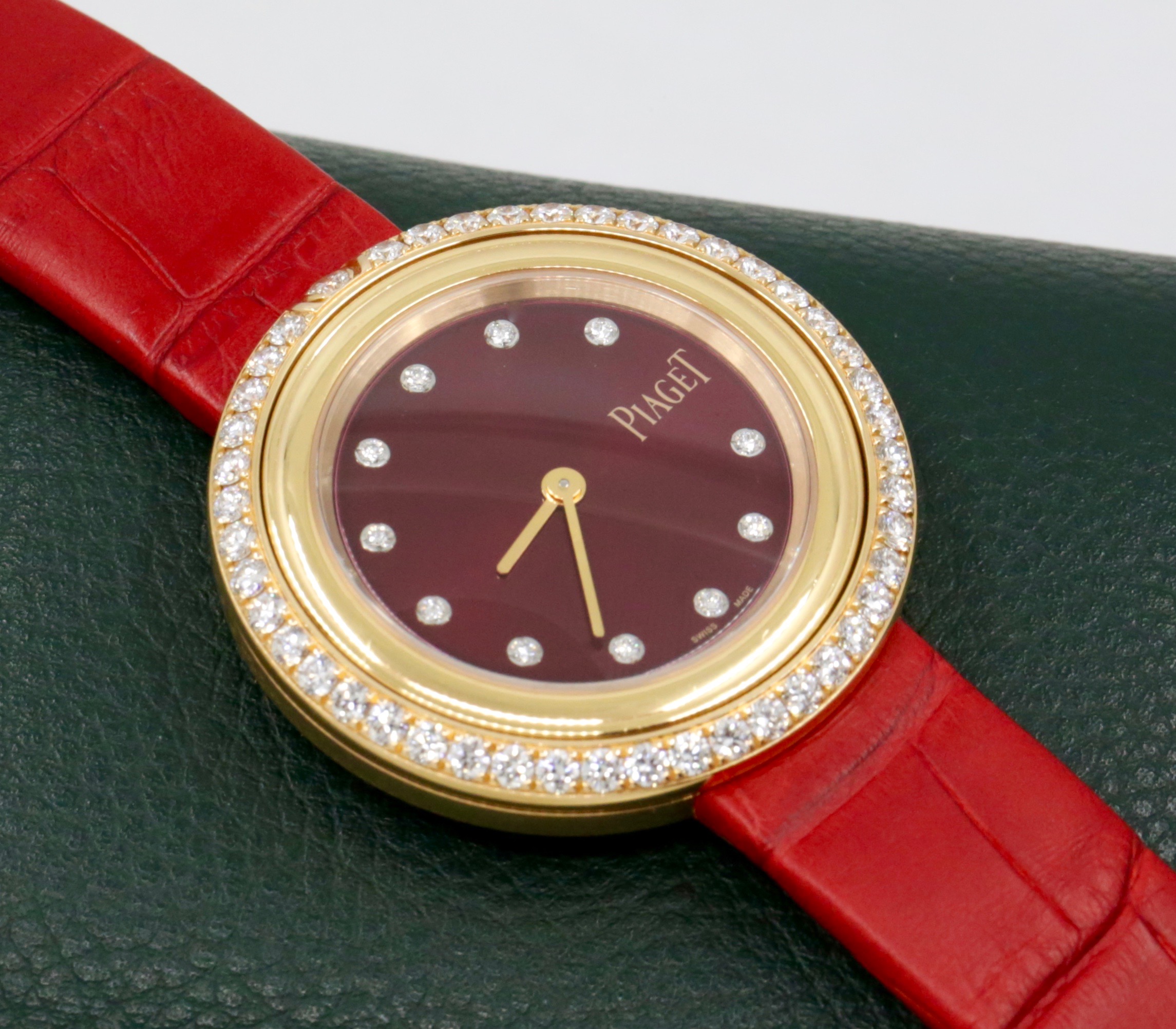 Piaget Possessions GOA44095 18ct rose gold set with 57 diamonds totalling 1.56 ct D to G and IF to VVS. retail is in excess of $30,000 we can sell at $12,760 - Image 2