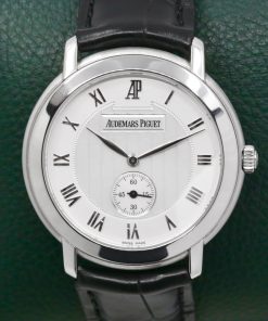 Audemars Piguet Jules Audemars in 18ct white gold, silver dial with applied white gold Roman numerals, fitted on black alligator strap with 18ct white  gold pin buckle. Ref: 15056BC  Circa  2002.