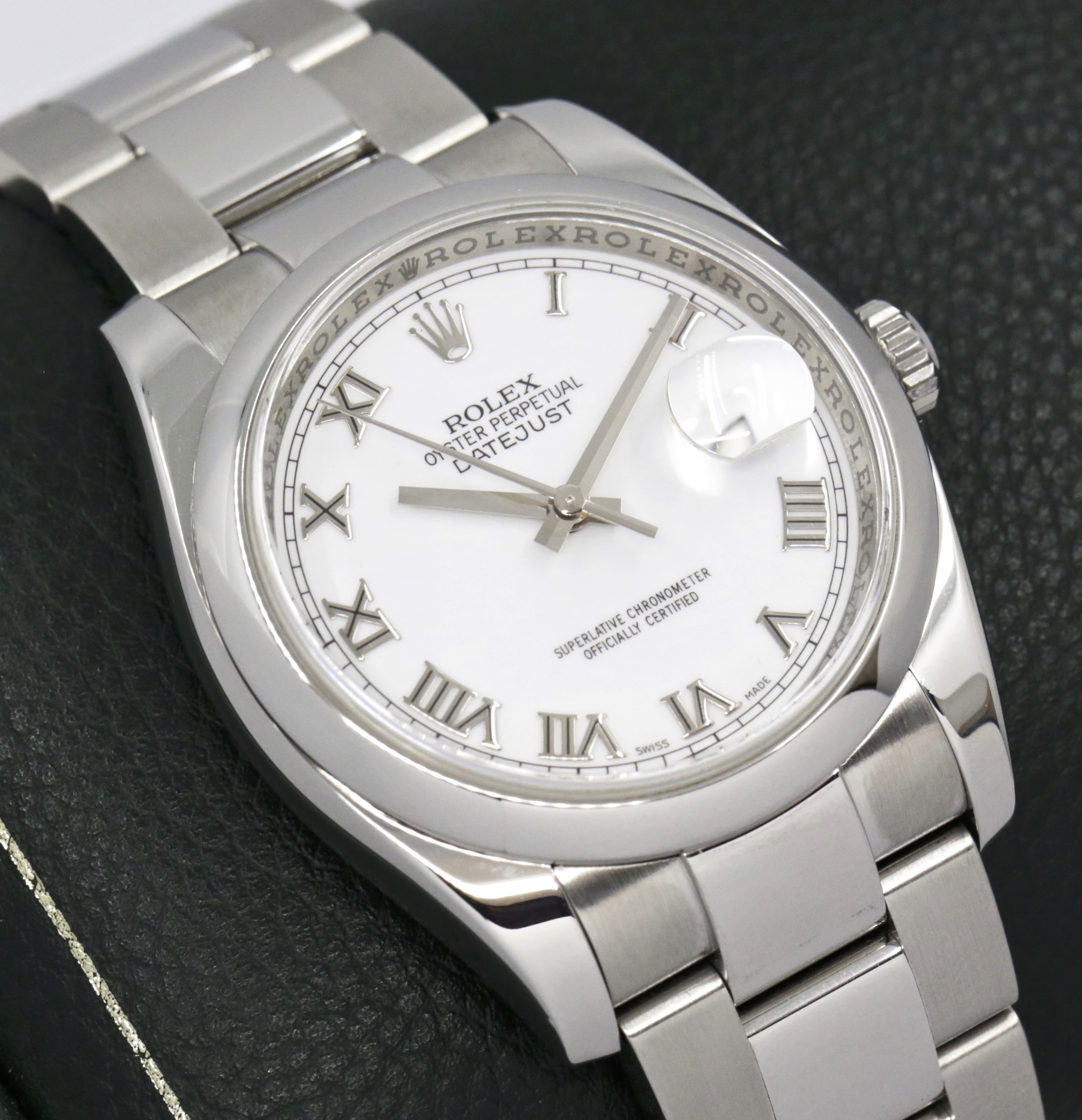 Rolex Datejust 36mm in Stainless steel, Dome bezel the classic White Roman dial on a Rolex Oyster steel bracelet Ref: 116200, Box and book Ca.2006 - Image 4