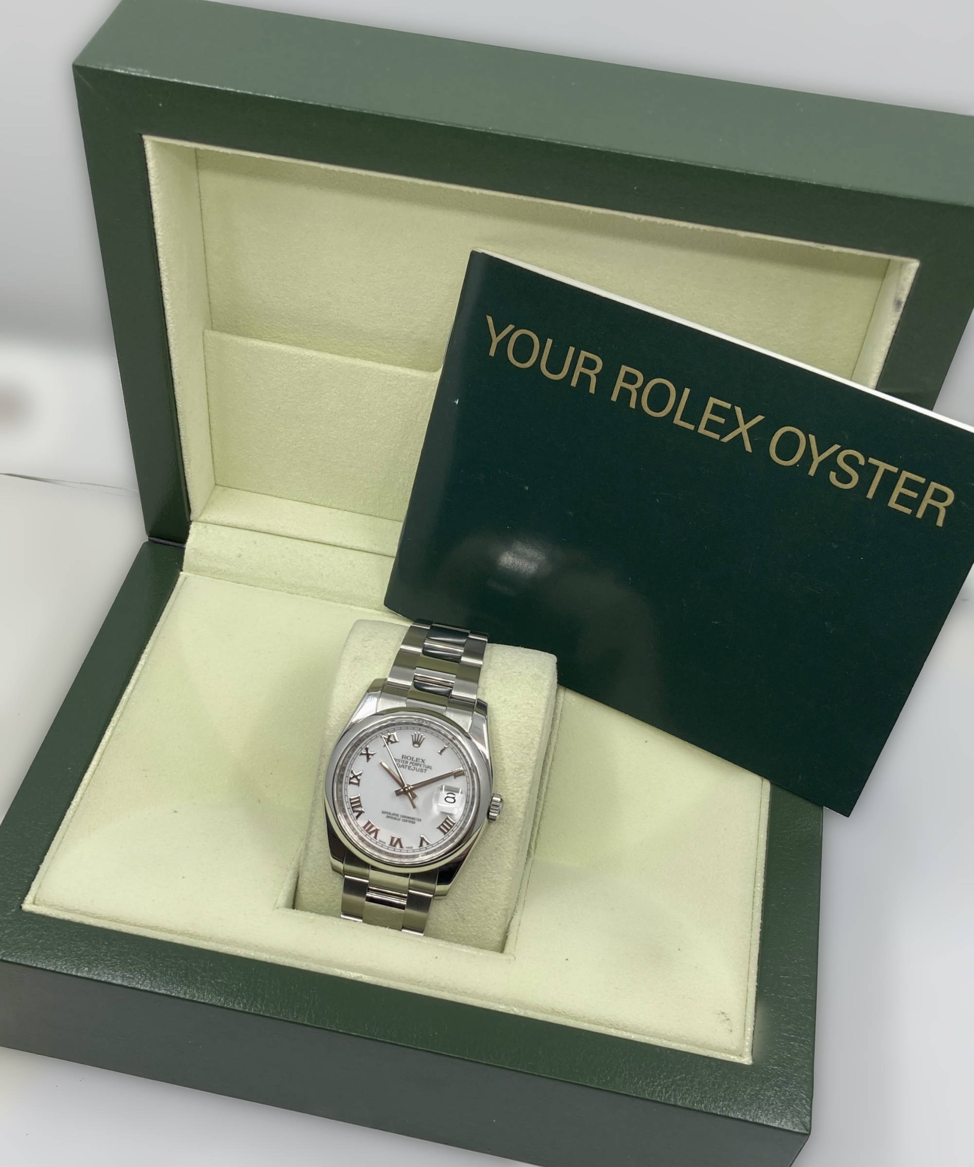 Rolex Datejust 36mm in Stainless steel, Dome bezel the classic White Roman dial on a Rolex Oyster steel bracelet Ref: 116200, Box and book Ca.2006 - Image 8