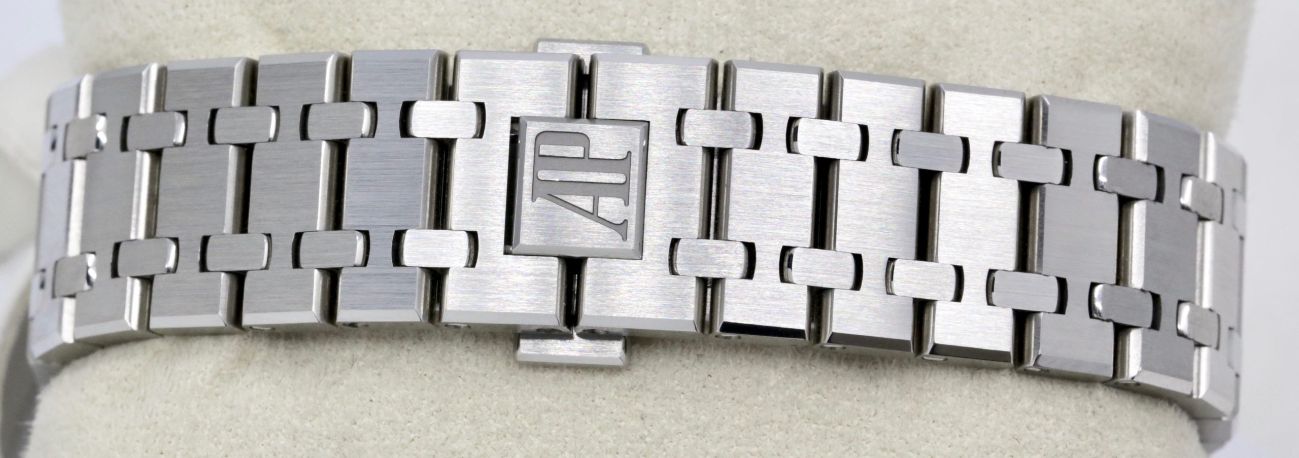 Audemars Piguet Royal Oak, 41mm, Stainless Steel, Black Tapisserie Dial, on Audemars Piguet Stainless Steel Bracelet, Ref. 15500ST.OO.1220ST.03, Circa 2021, with Box, Books, & Audemars Piguet Warranty Card - Image 6