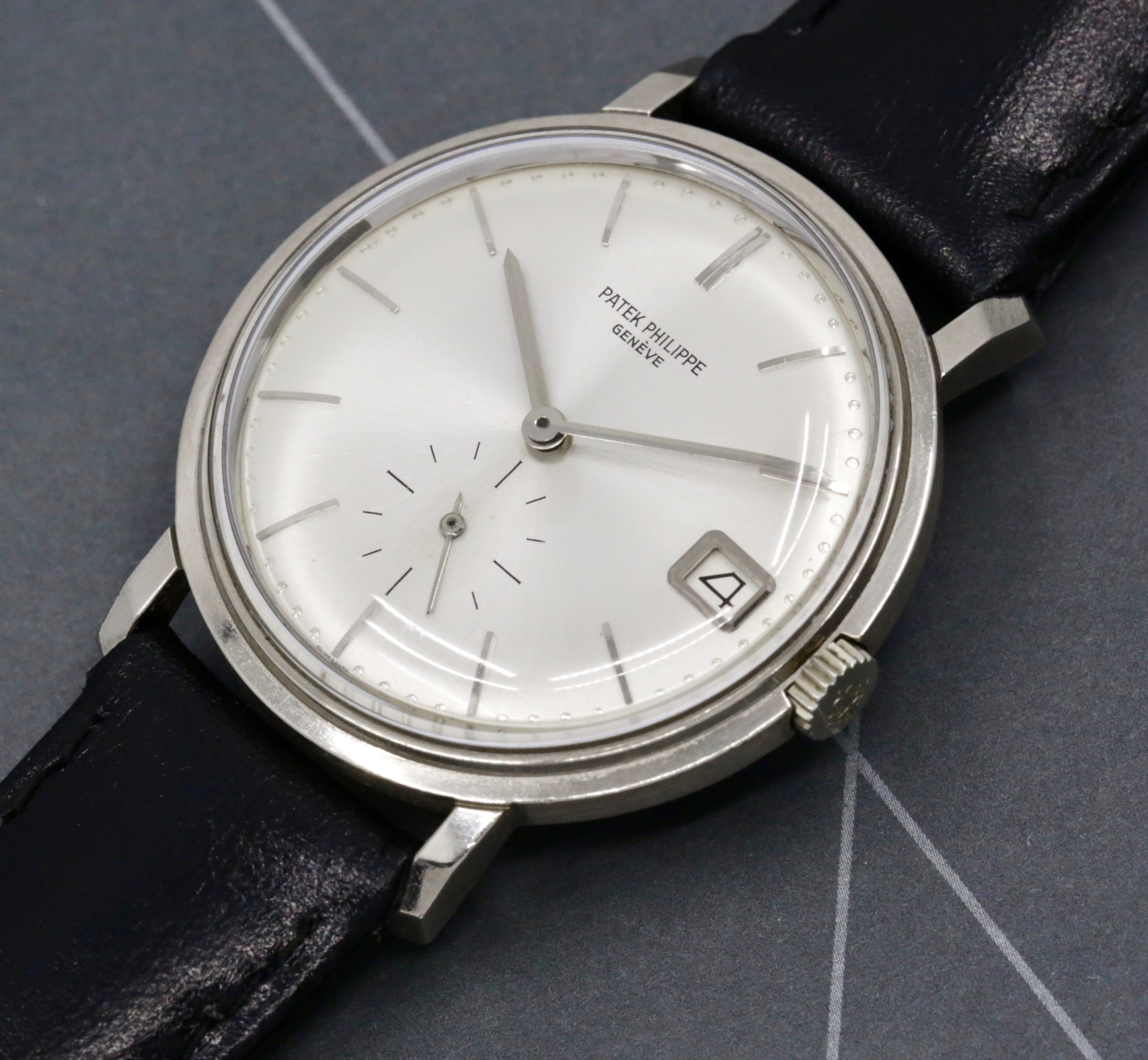 Patek Philippe Vintage Calatrava in 18ct White gold, Silver index dial. Ref 3445 automatic Calibre 27-460M 37 jewels, Ca 1967 with Archive certificate.. - Image 2