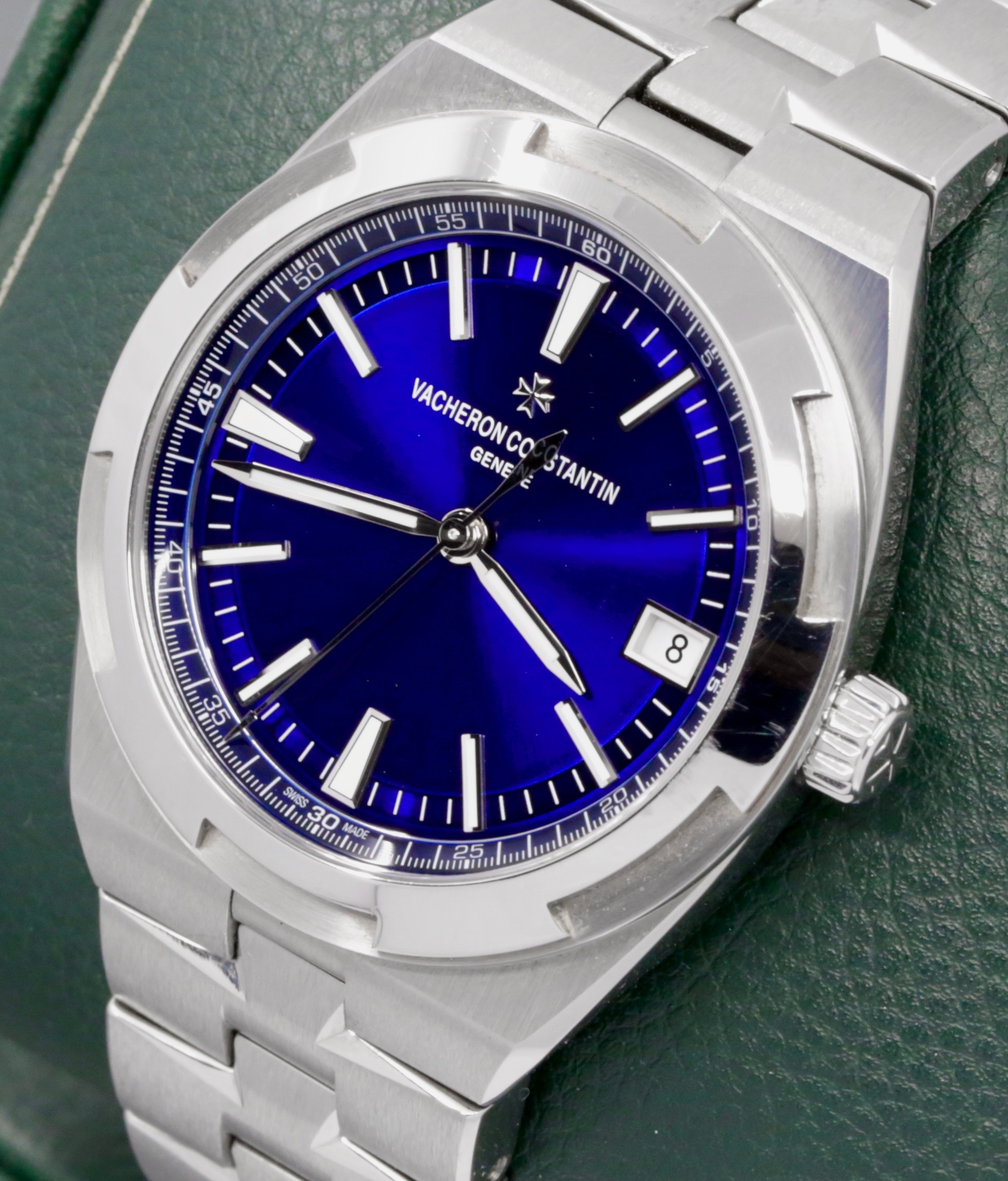 Vacheron Constantin Overseas, in Stainless Steel, with Blue Index Dial, on Stainless Steel Vacheron Constantin Bracelet, Ref. 4500V/110A-B128, Circa: 2022, Complete with Box, Books, & Vacheron Constantin Warranty Card - Image 2