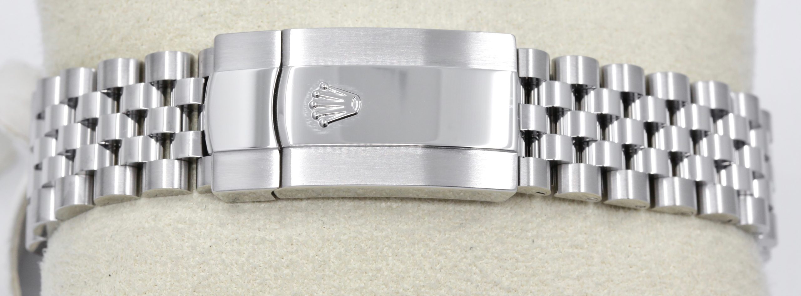 Rolex Datejust 41, Stainless Steel, Smooth Bezel, White Roman Dial, on Stainless Steel Rolex Jubilee Bracelet, Ref. 126300, Circa: 2020, with Box, Rolex Warranty Card, & Balance of 5 Year Rolex Factory Warranty - Image 6