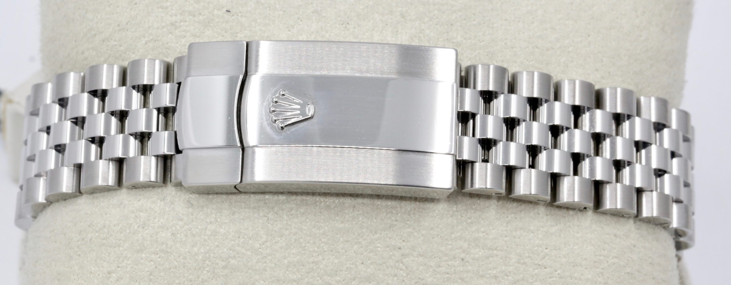 Rolex Oyster Perpetual Datejust 36 in Stainless Steel,18ct White Gold Fluted Bezel, Purple Roman Dial with Factory Set Diamonds on 6 & 9, Rolex Jubilee Bracelet, Ref. 126234, Ca: 2020, Box, Books, Green & White Swing Tags, & Rolex Warranty Card - Image 6