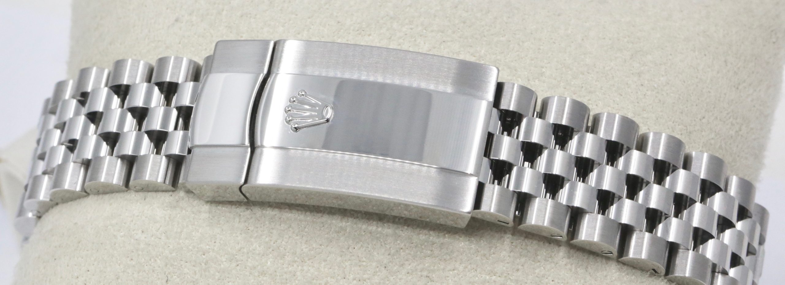 Rolex Oyster Perpetual Datejust 41, Stainless Steel, White Index Dial, Smooth Bezel, on Rolex Jubilee Bracelet, Ref. 126300, Circa: 2023, with Box, Papers, & Balance of 5 Year Rolex Warranty - $13,800 - Image 6