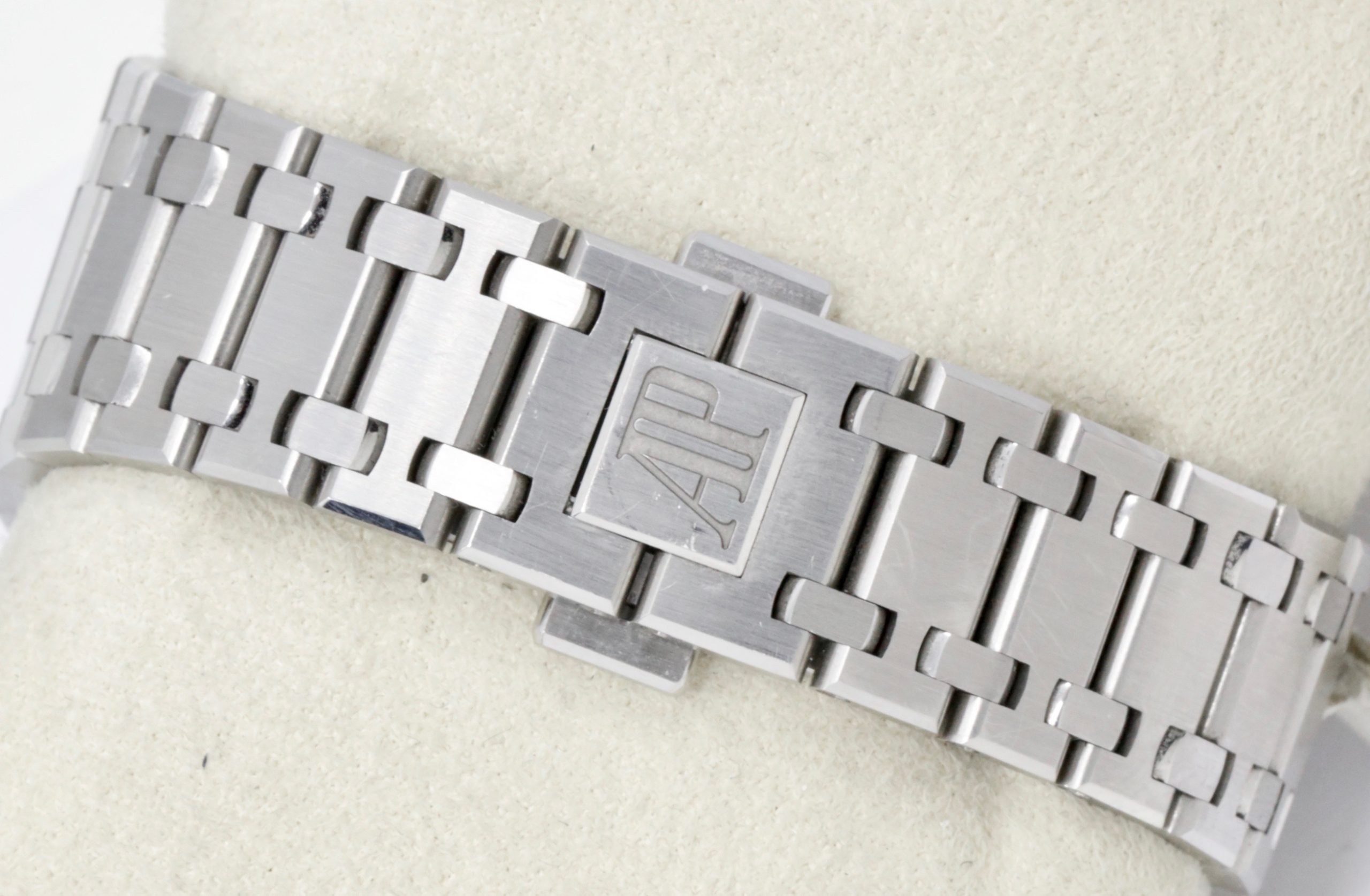 Audemars Piguet Royal Oak Ultra-Thin, 39mm "Jumbo", Stainless Steel, with Blue "Petite Tapisserie" Index Dial, on Stainless Steel Audemars Piguet Royal Oak Bracelet, Ref. 15202ST.OO.1240ST.01, with Box, Books, & Audemars Piguet Warranty Card - Image 6