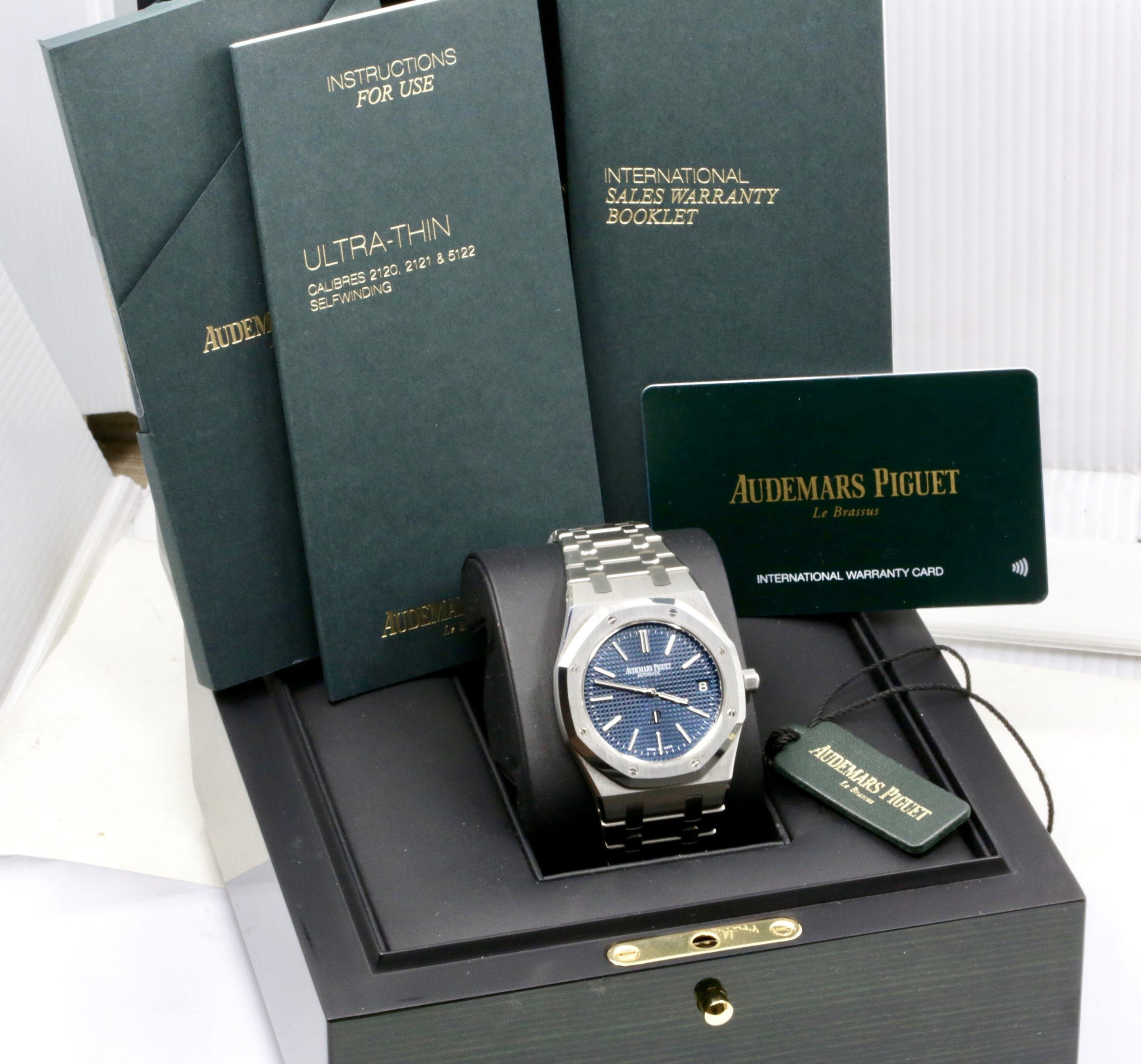 Audemars Piguet Royal Oak Ultra-Thin, 39mm "Jumbo", Stainless Steel, with Blue "Petite Tapisserie" Index Dial, on Stainless Steel Audemars Piguet Royal Oak Bracelet, Ref. 15202ST.OO.1240ST.01, with Box, Books, & Audemars Piguet Warranty Card - Image 7