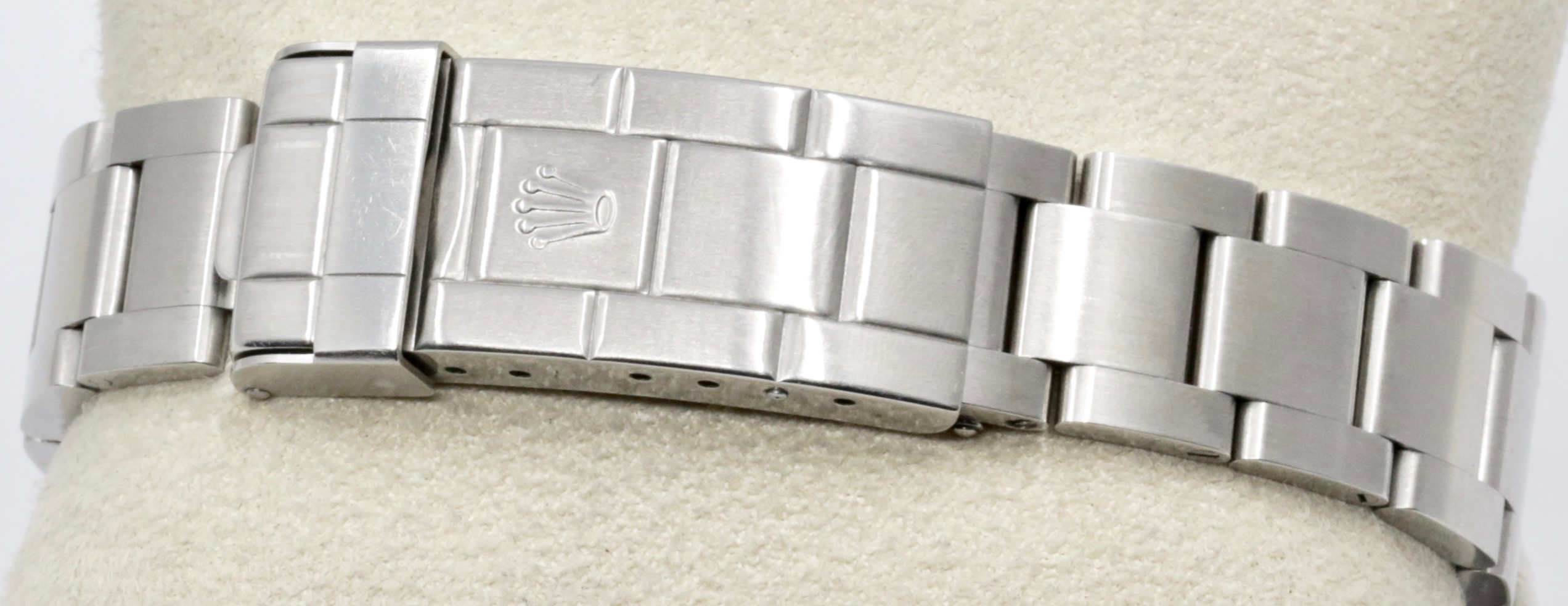 Rolex Oyster Perpetual Sea-Dweller, 1200meter, 40mm, Stainless Steel, Black Index Dial Aluminium Bezel, on a Rolex Stainless Steel Oyster Bracelet, Ref. 16600, Z Series, Circa: 2006, with Box, Books, & Rolex Warranty Card. - Image 5