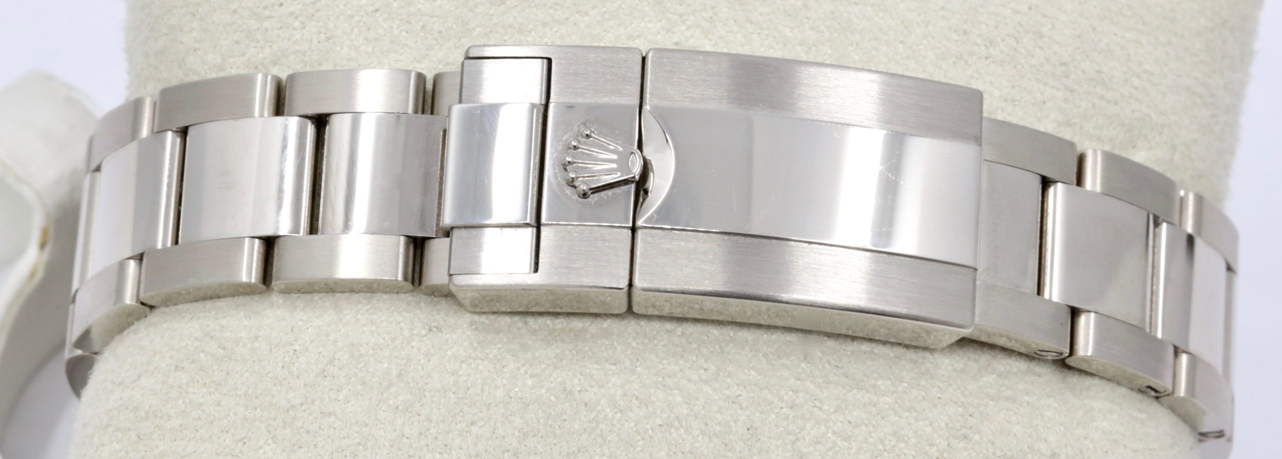 Rolex Cosmograph Daytona, in 18ct White Gold, Black Index Dial with Silver Sub-Dials, on 18ct White Gold Rolex Oyster Bracelet, Ref. 126509, Circa: 2024, Complete with Box, Books, Green & White Swing Tags, Rolex Warranty Card & Balance of 5 Year Rolex Factory Warranty "$77,000" - Image 6