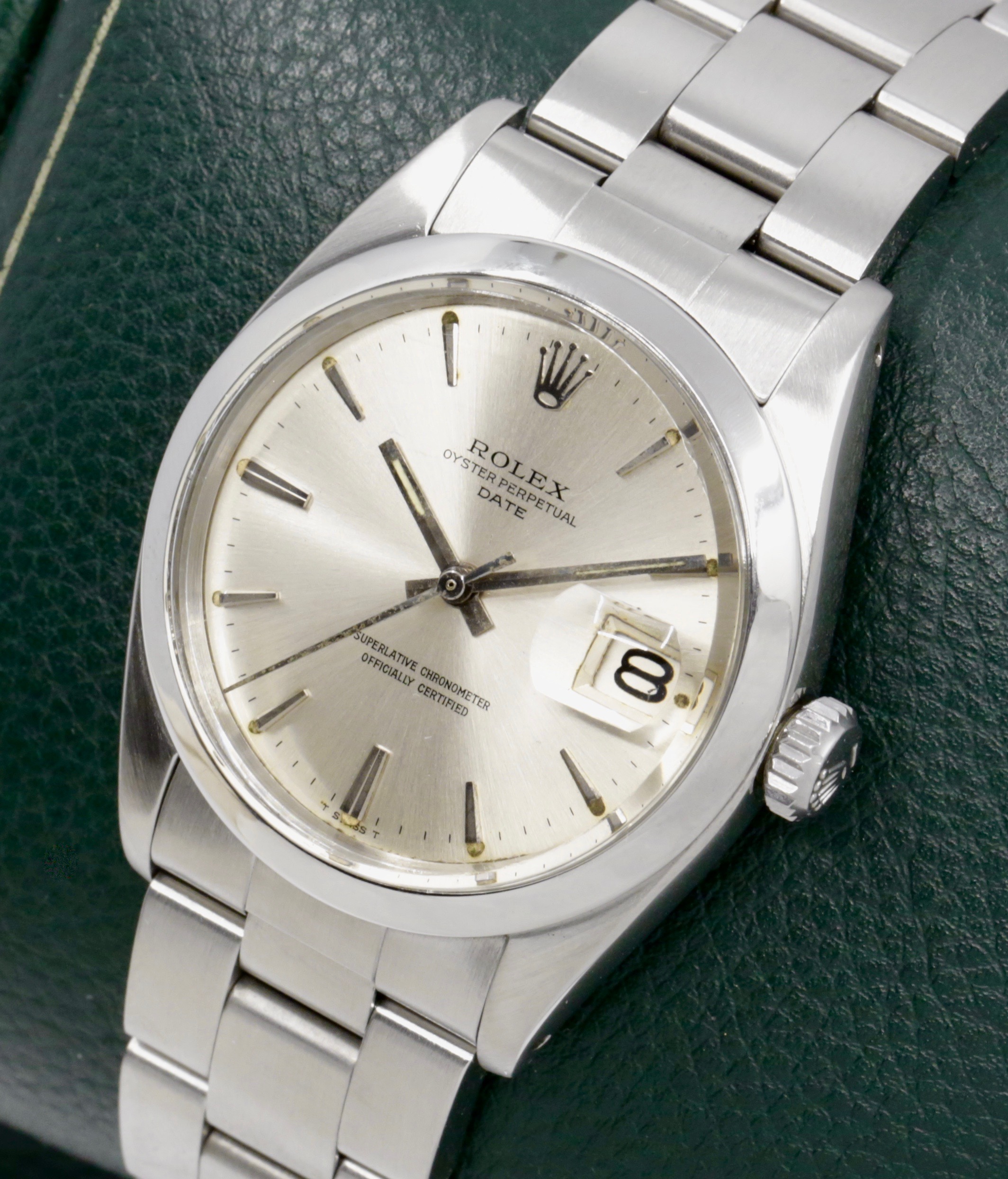 Vintage Rolex Oyster Perpetual Date, 34mm, Stainless Steel, Smooth Bezel, Silver Index Dial, on Stainless Steel Rolex Oyster Bracelet, Ref.1500, Circa: 1966 - Image 3