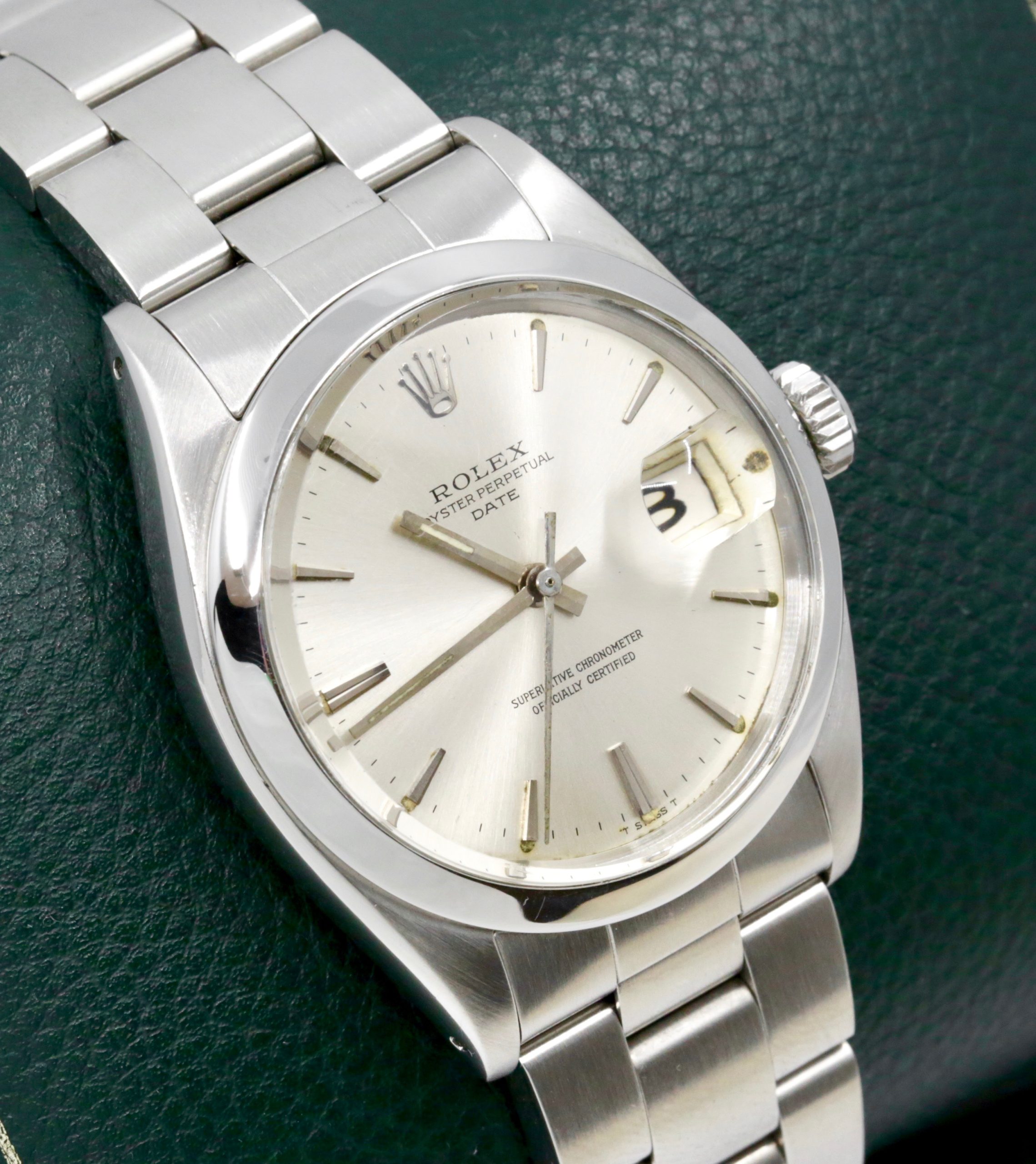 Vintage Rolex Oyster Perpetual Date, 34mm, Stainless Steel, Smooth Bezel, Silver Index Dial, on Stainless Steel Rolex Oyster Bracelet, Ref.1500, Circa: 1966 - Image 2