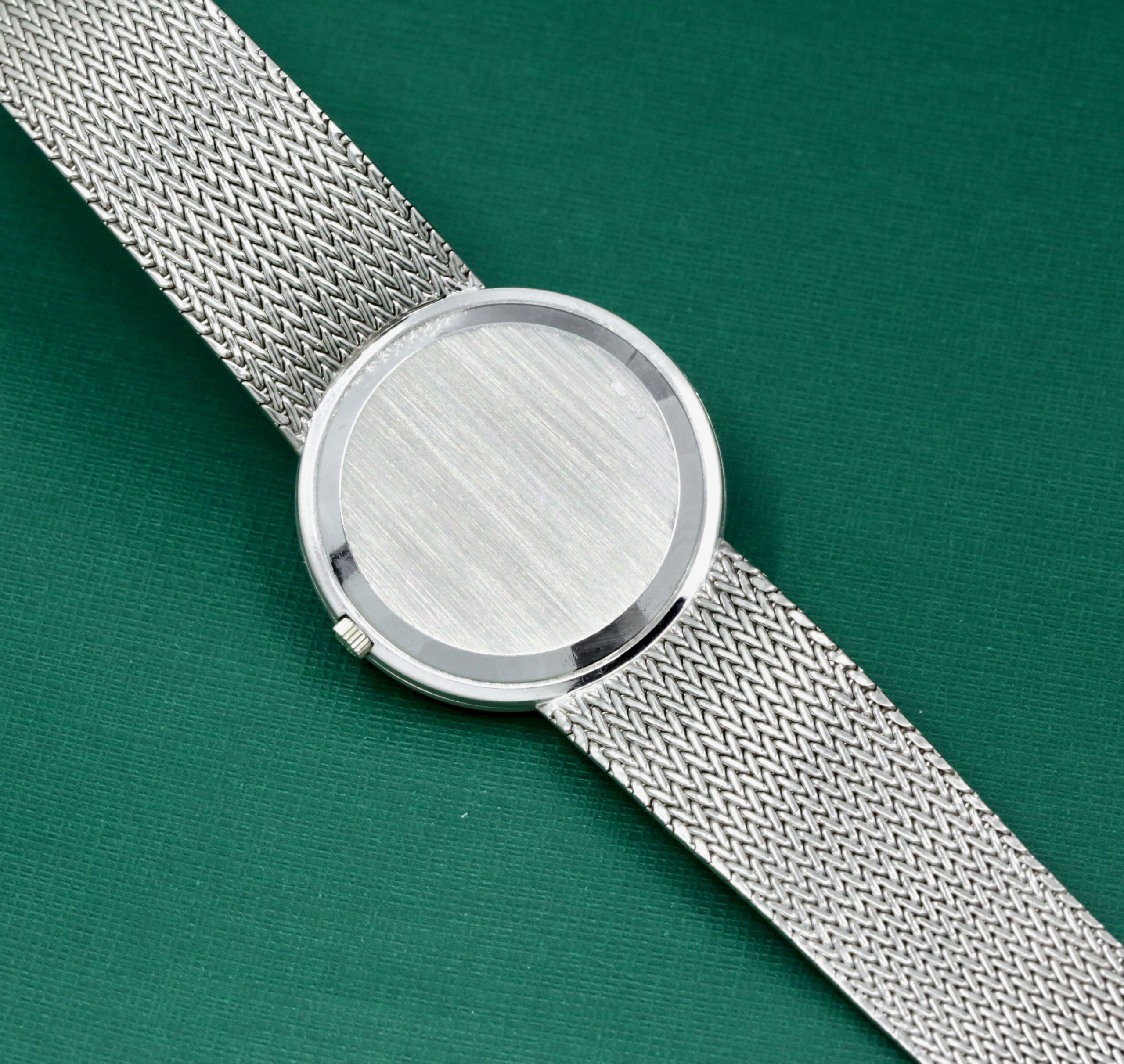 Vintage Patek Philippe Calatrava, in 18ct White Gold, Solid Gold Metallic Blue Dial with White Gold Index Markers, on 18ct White Gold Patek Philippe Integrated Bracelet, Ref. 3588/1, Circa: 1973, with Patek Philippe Extract from Archives Certificate - Image 6