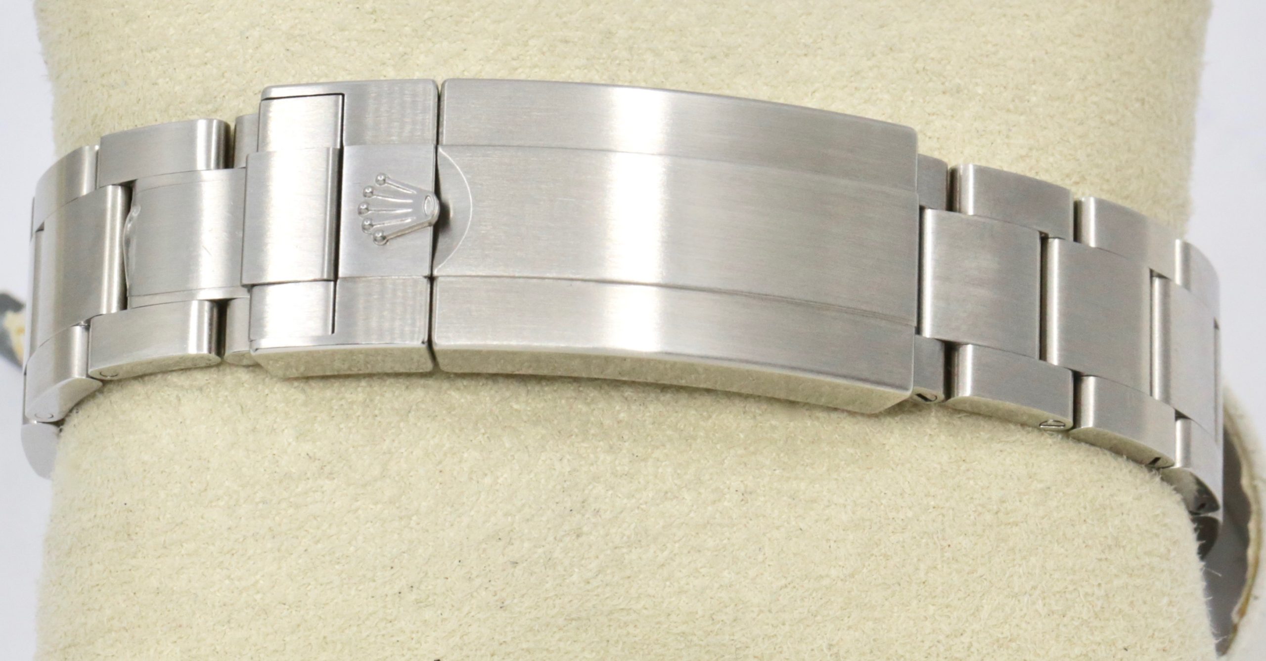 Rolex Sea-Dweller 43, in Stainless Steel, Black Ceramic Bezel, Black Index Dial, on Stainless Steel Rolex Oyster Bracelet, Ref. 126600, Circa: 2024, with Box, Books, Rolex Warranty Card & Balance of 5 Year Rolex Factory Warranty *with barcode sticker still on - Image 6