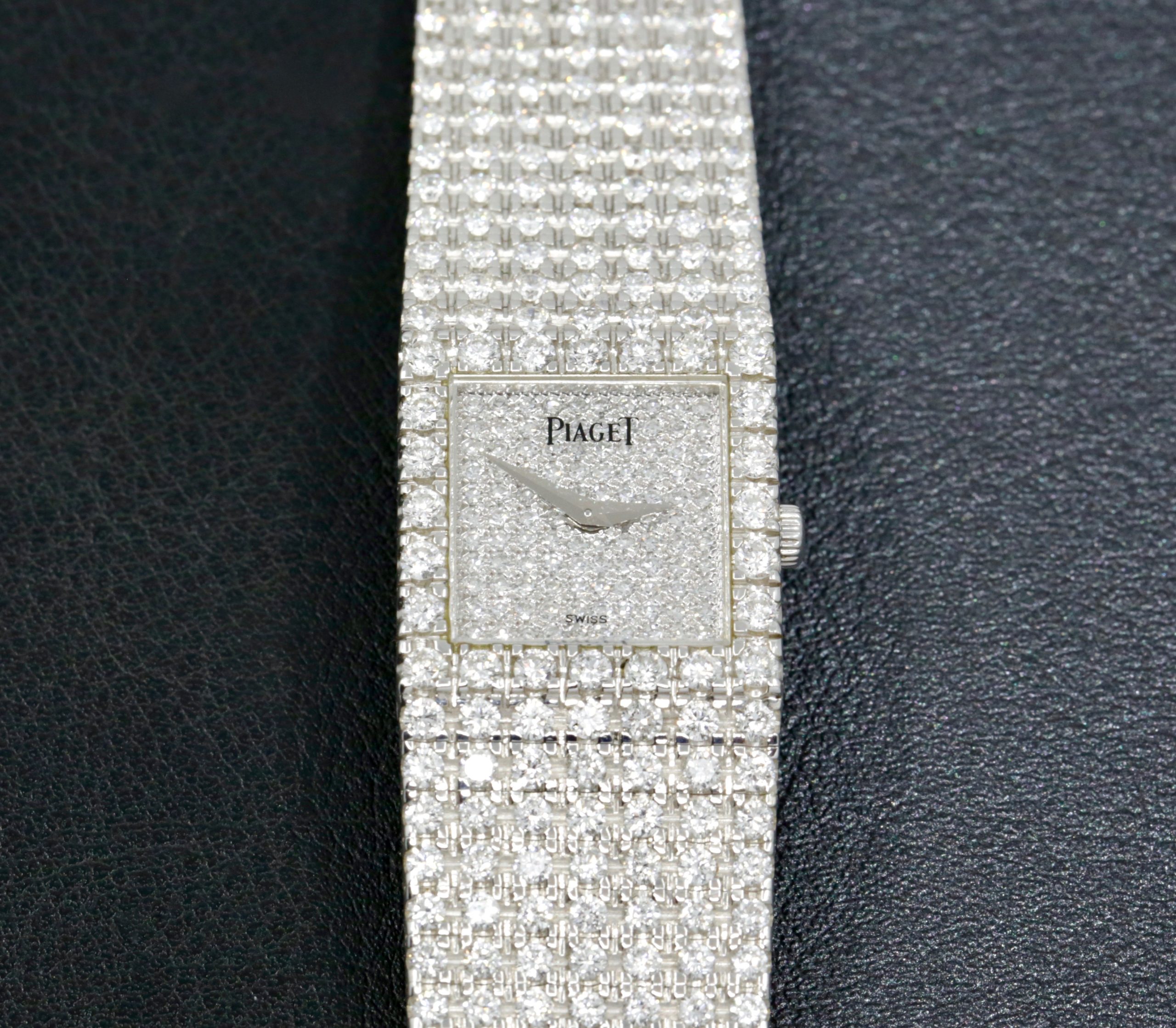 Piaget Mecanique ultra-thin ladies 18ct white gold watch with fully integrated factory set pavé-set diamond bracelet, diamond dial and matching clasp, est. 9.30 carats, VS clarity diamonds. Ref: 4154 N, Circa: 1990’s - Image 3