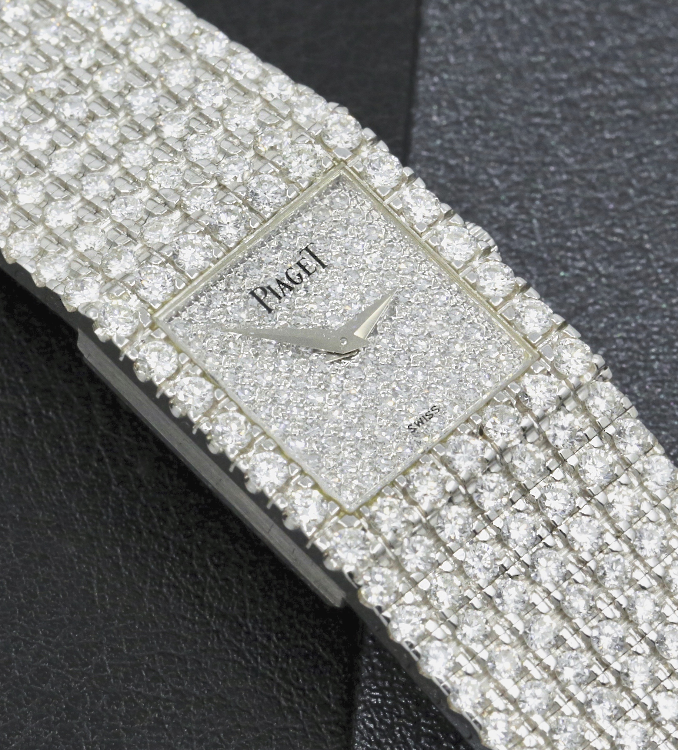 Piaget Mecanique ultra-thin ladies 18ct white gold watch with fully integrated factory set pavé-set diamond bracelet, diamond dial and matching clasp, est. 9.30 carats, VS clarity diamonds. Ref: 4154 N, Circa: 1990’s - Image 8