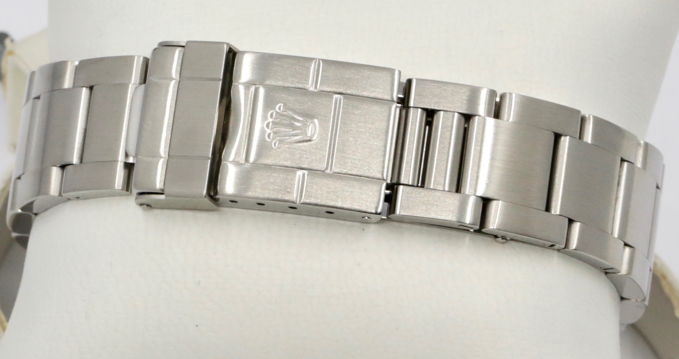 Rolex GMT-Master II "Pepsi", Stainless Steel, Blue & Faded Red Aluminum Bezel, Black Index Dial, on Stainless Steel Rolex Oyster Bracelet, Ref. 16710, Circa: 2000, with Box & Booklets and Rolex Service Card - Image 6