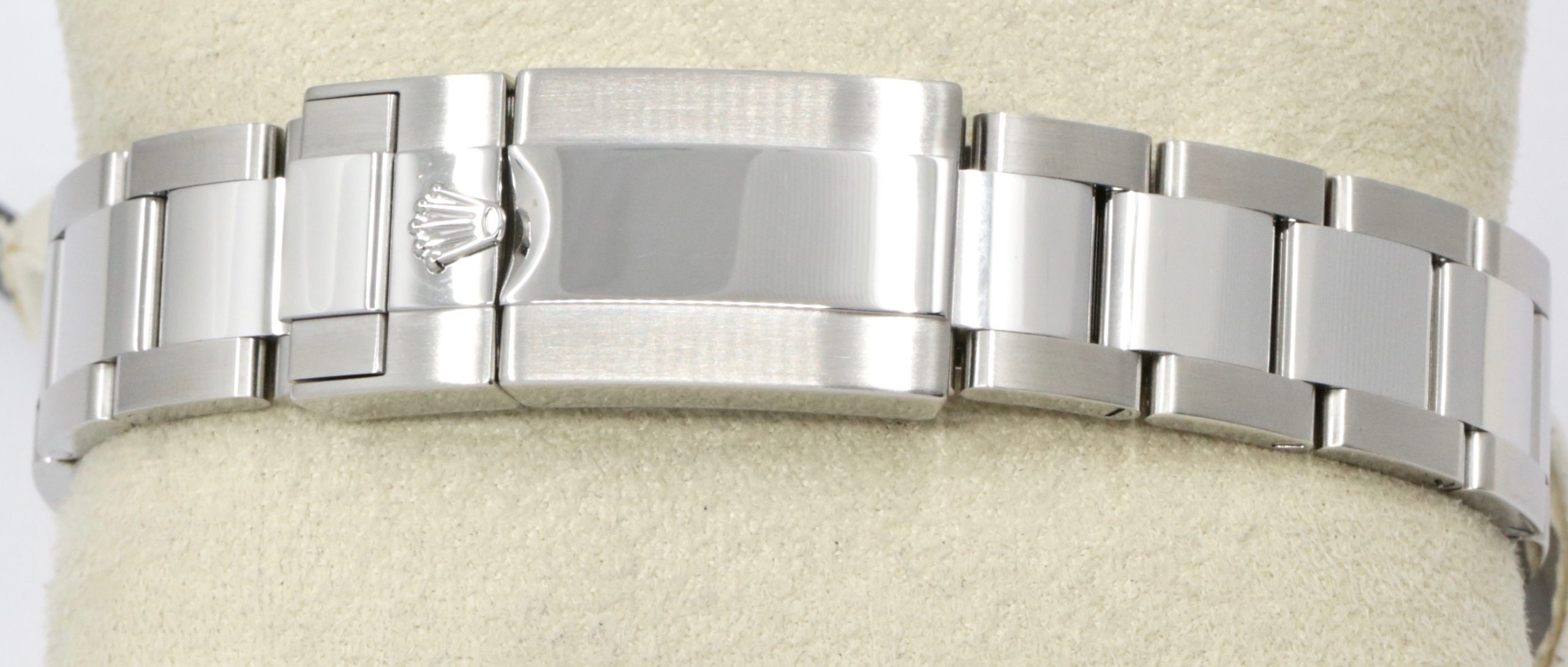 Rolex Yacht-Master 40, in 904L Stainless Steel with Platinum Bezel, Blue Index Dial, on 904L Stainless Steel Rolex Oyster Bracelet, Ref. 116622, Circa: 2013, with Rolex Box, Books, Swing Tags, Rolex Service Card & Balance of 2 Year Rolex Service Warranty - Image 6