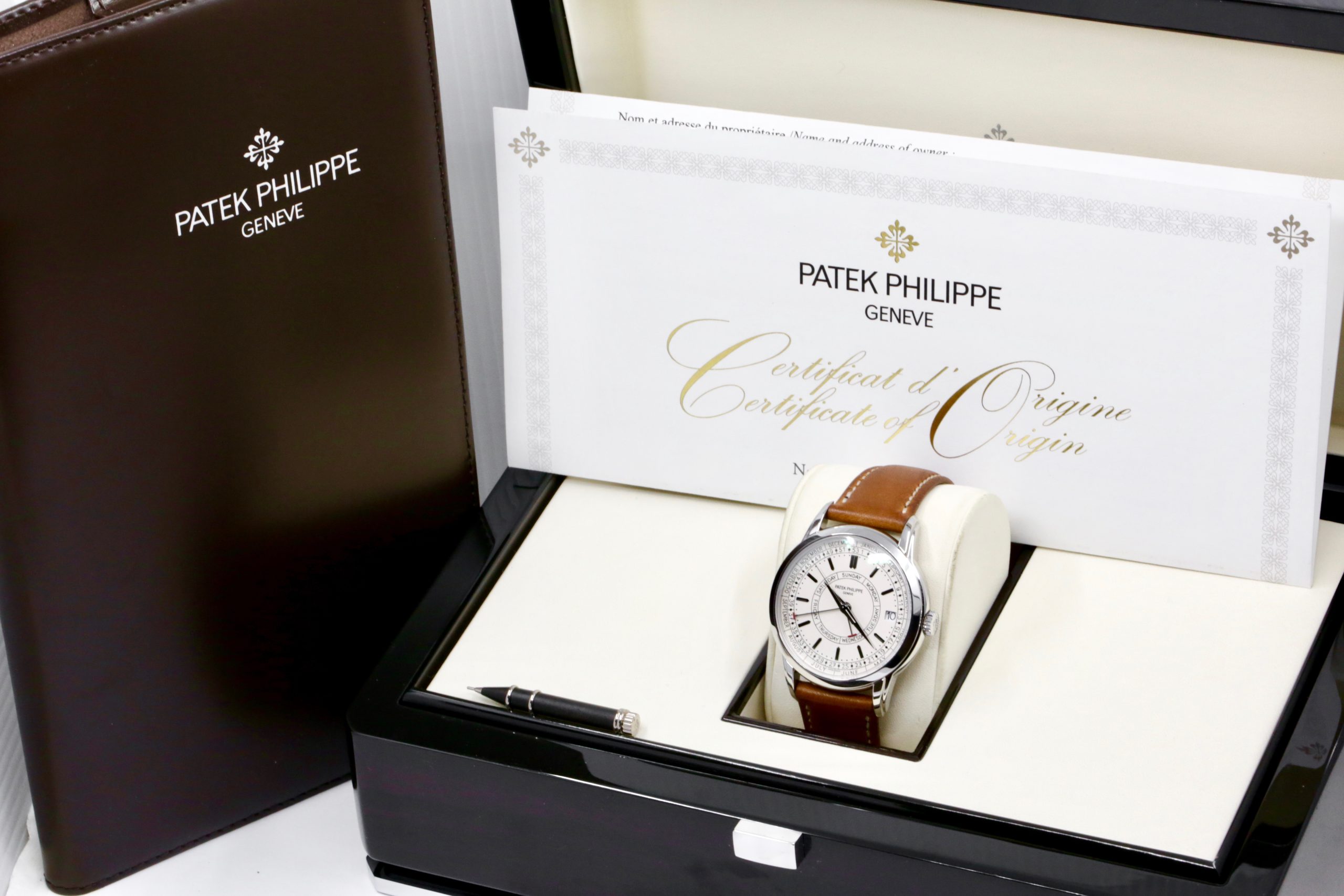 Patek Philippe Calatrava Weekly Calendar, Stainless Steel, Silver Opaline Dial, on Brown Patek Philippe Leather Strap with Stainless Steel Patek Philippe Tang Buckle, Ref. 5212A-001, Circa: 2021, with Box, Papers & Additional Custom-made Artisans Red Alligator Strap - Image 10
