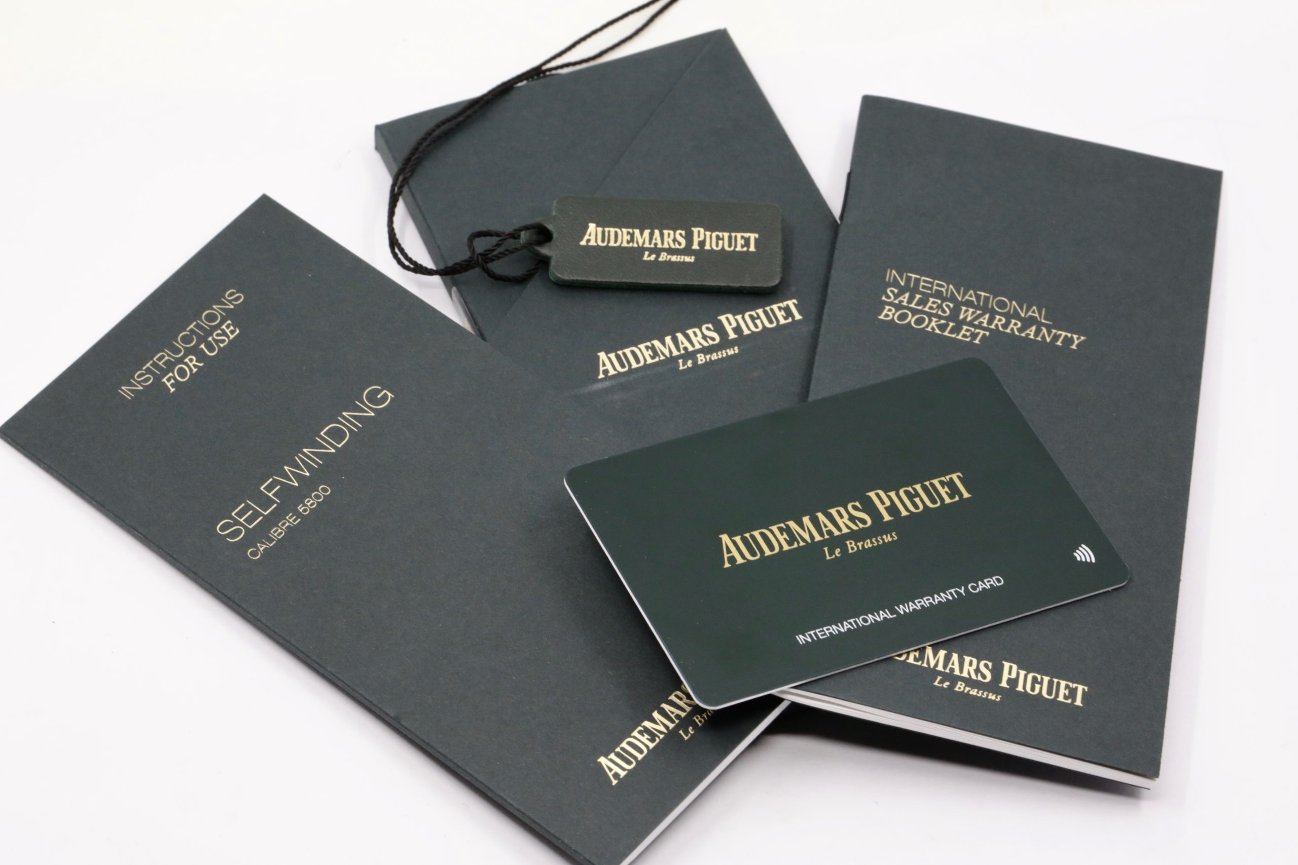 Audemars Piguet Royal Oak, 34mm, Stainless Steel, White "Grande Tapisserie" Dial, on Stainless Steel Audemars Piguet Royal Oak Bracelet, Ref. 77350ST.OO.1261ST.01, Circa: 2022, with Box, Books, Swing Tag & Audemars Piguet Warranty Card - Image 8