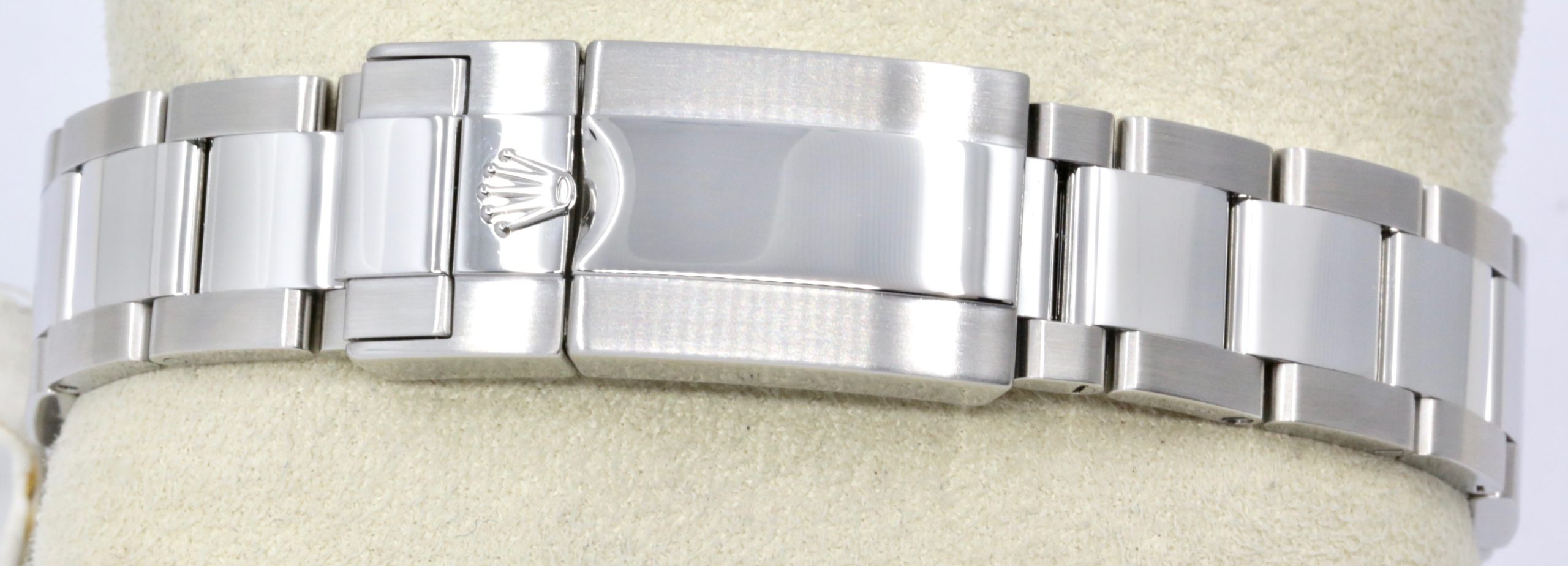 Rolex Yacht-Master II, 44mm, Stainless Steel, Blue Ceramic Bezel, White Index Dial, on Stainless Steel Rolex Oyster Bracelet, Ref. 116680, with Box, Rolex Service Card & Balance of 2 Year Rolex Service Warranty *JUST SERVICED BY ROLEX - PRESENTS AS NEW!! - Image 6