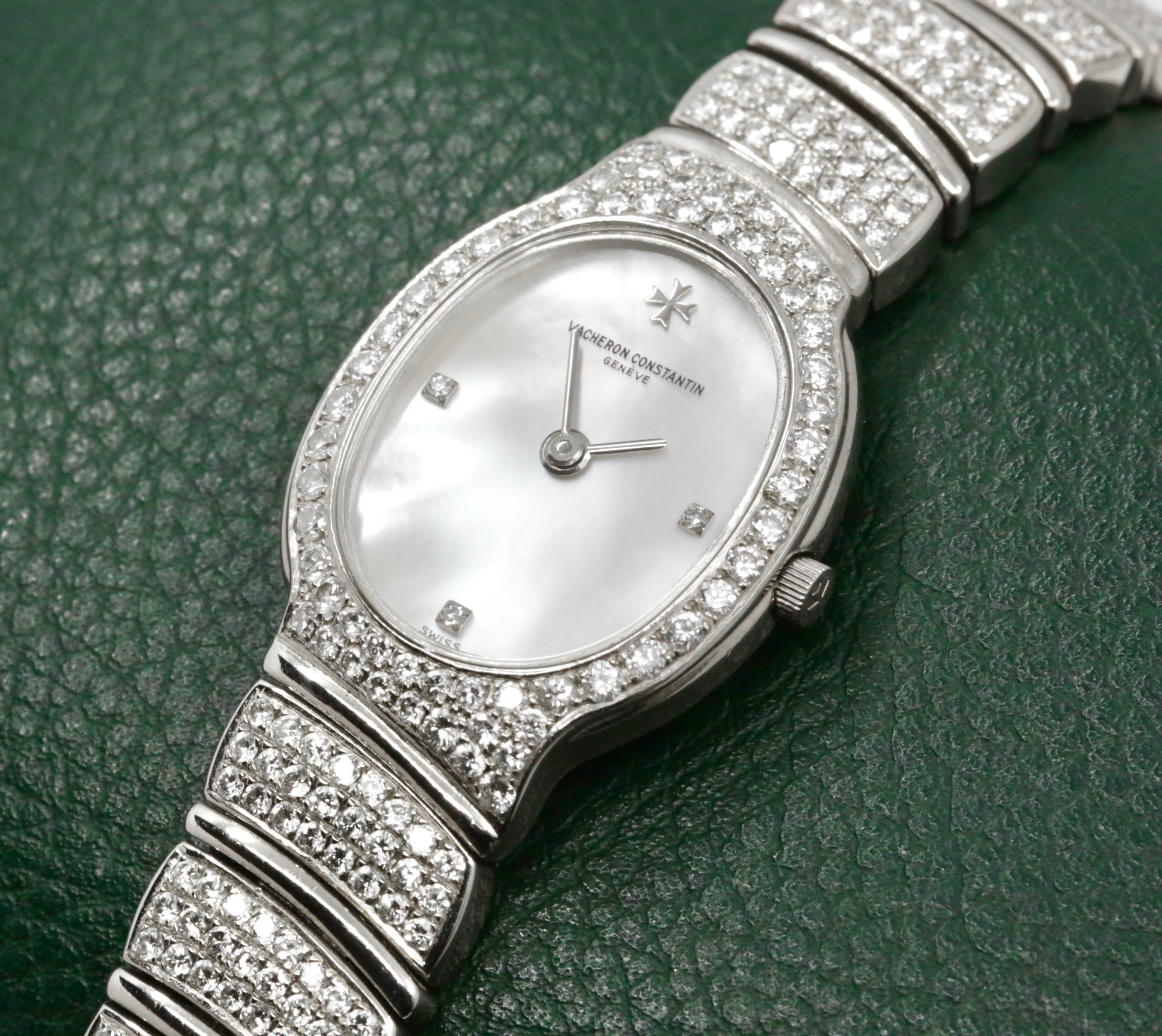 Vacheron Constantin Ladies Watch in 18ct White Gold, Diamond Set Bezel with a Mother Of Pearl Dial Set with Diamonds at 3, 6, 9. Integrated 18ct White Gold Bracelet Set with Diamonds. Ref: 27036/PB is part of the Absolues Collection with a Quartz Movement. Circa 1990's - Image 3