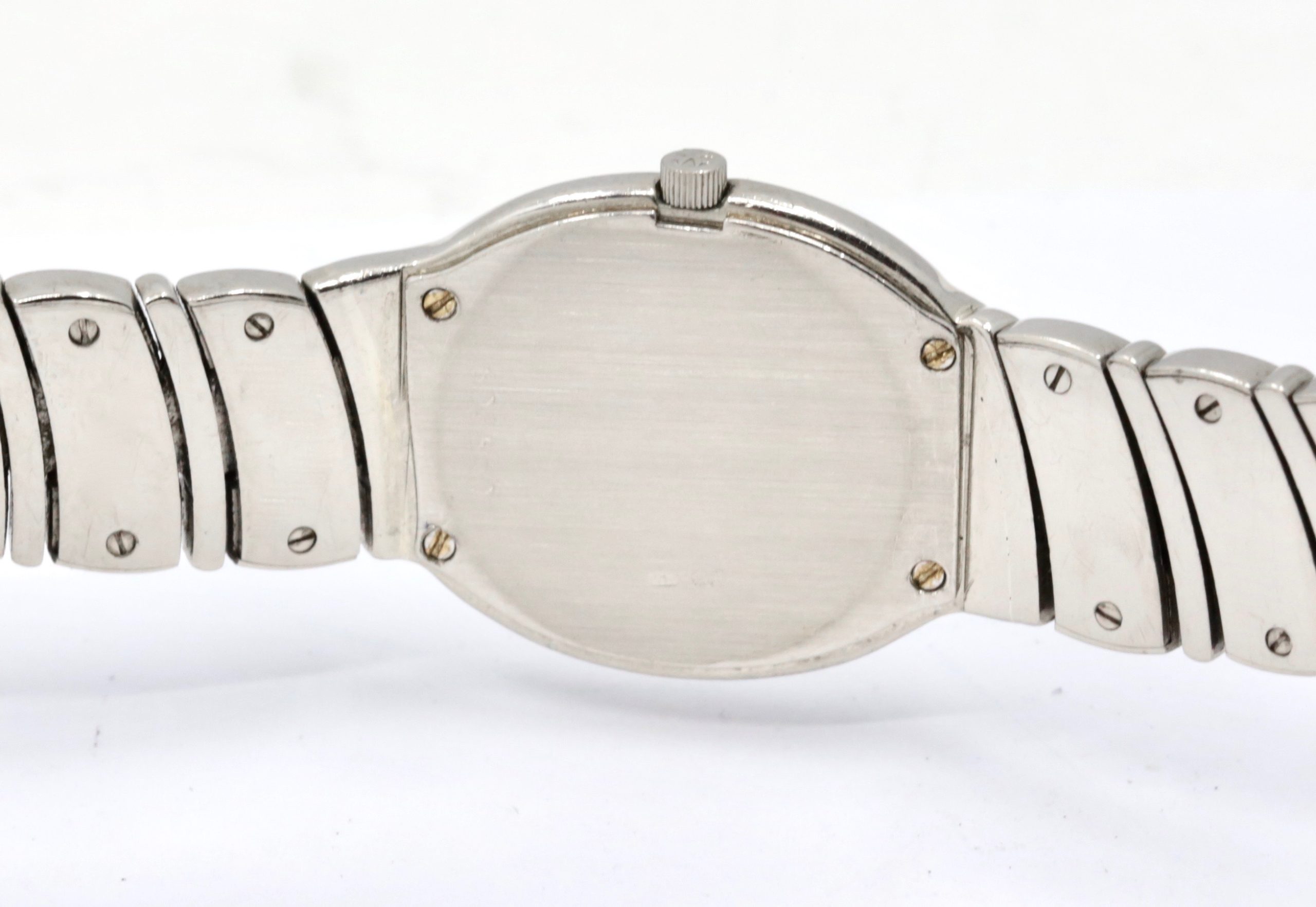 Vacheron Constantin Ladies Watch in 18ct White Gold, Diamond Set Bezel with a Mother Of Pearl Dial Set with Diamonds at 3, 6, 9. Integrated 18ct White Gold Bracelet Set with Diamonds. Ref: 27036/PB is part of the Absolues Collection with a Quartz Movement. Circa 1990's - Image 5