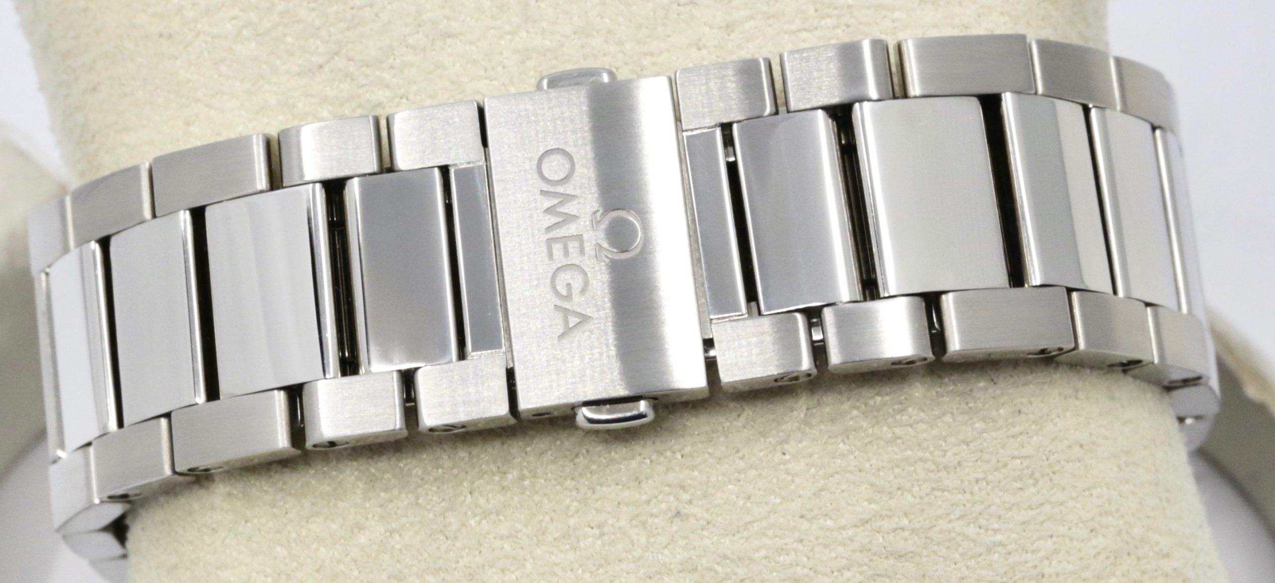 Omega Seamaster Aqua Terra Worldtimer, 43mm, Stainless Steel, Blue Index Dial, on Stainless Steel Omega Bracelet, Ref. 220.10.43.22.03.001, Circa: 2019, with Omega Service Box, Omega Service Invoice & Balance of 2 Yr. Omega Service Warranty - Image 6