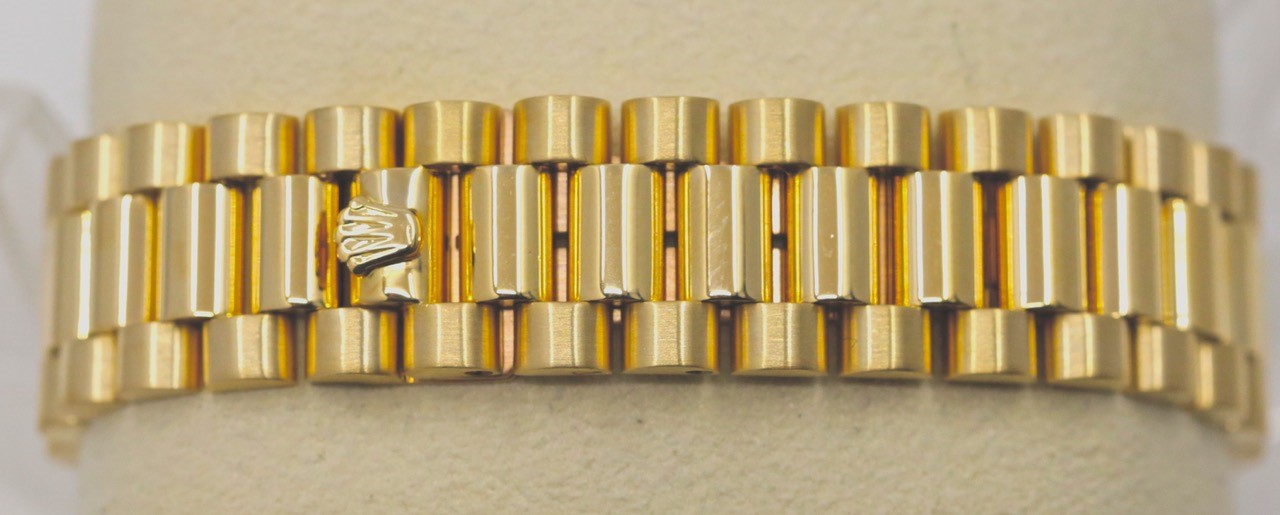 Rolex Day Date 36 in 18ct yellow gold on a 18ct Rolex President Bracelet with a champagne index dial. Ref 18038 Circa.1980, Recently returned from a full service by Rolex Australia - Image 6