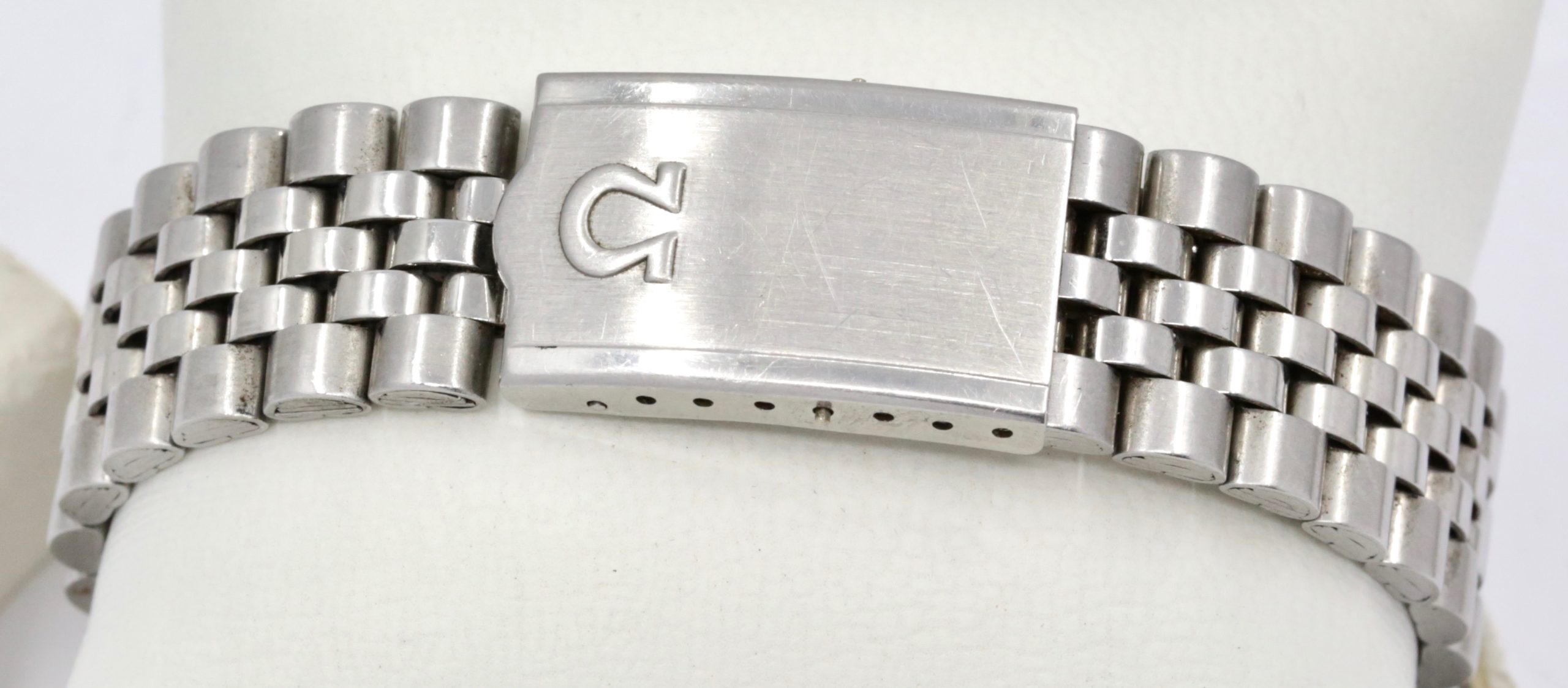 Vintage Omega Seamaster Automatic with Date, 34mm Stainless Steel Case, Omega Cal. 562, Silver Index Dial, on Stainless Steel Omega Bracelet, Ref. 14701 1 SC, Circa: 1961 - $1,900 inc GST!!! - Image 6
