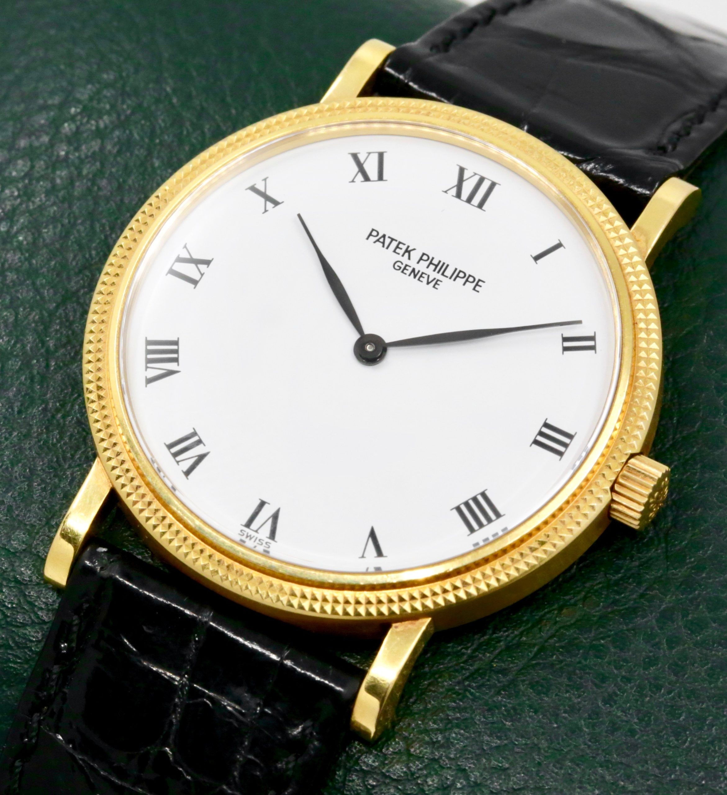 Patek Philippe Calatrava, Ref.3992J, Automatic, (0.750) 18ct Yellow Gold, Hobnail Bezel, White Acrylic Enamel Dial, on Black Patek Philippe Leather Strap with 18ct Yellow Gold Patek Tang Buckle - Image 2