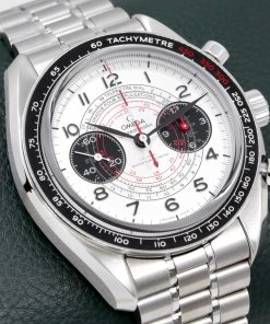 Alternative view of Omega Chronoscope Speedmaster 43 mm in stainless steel, silvery Arab dial with blackened subdials. Black tachymeter Bezel on a Omega S/Steel bracelet Ref: 329.30.43.51.02.002 Box, Book & Omega Warranty cards Ca 2022