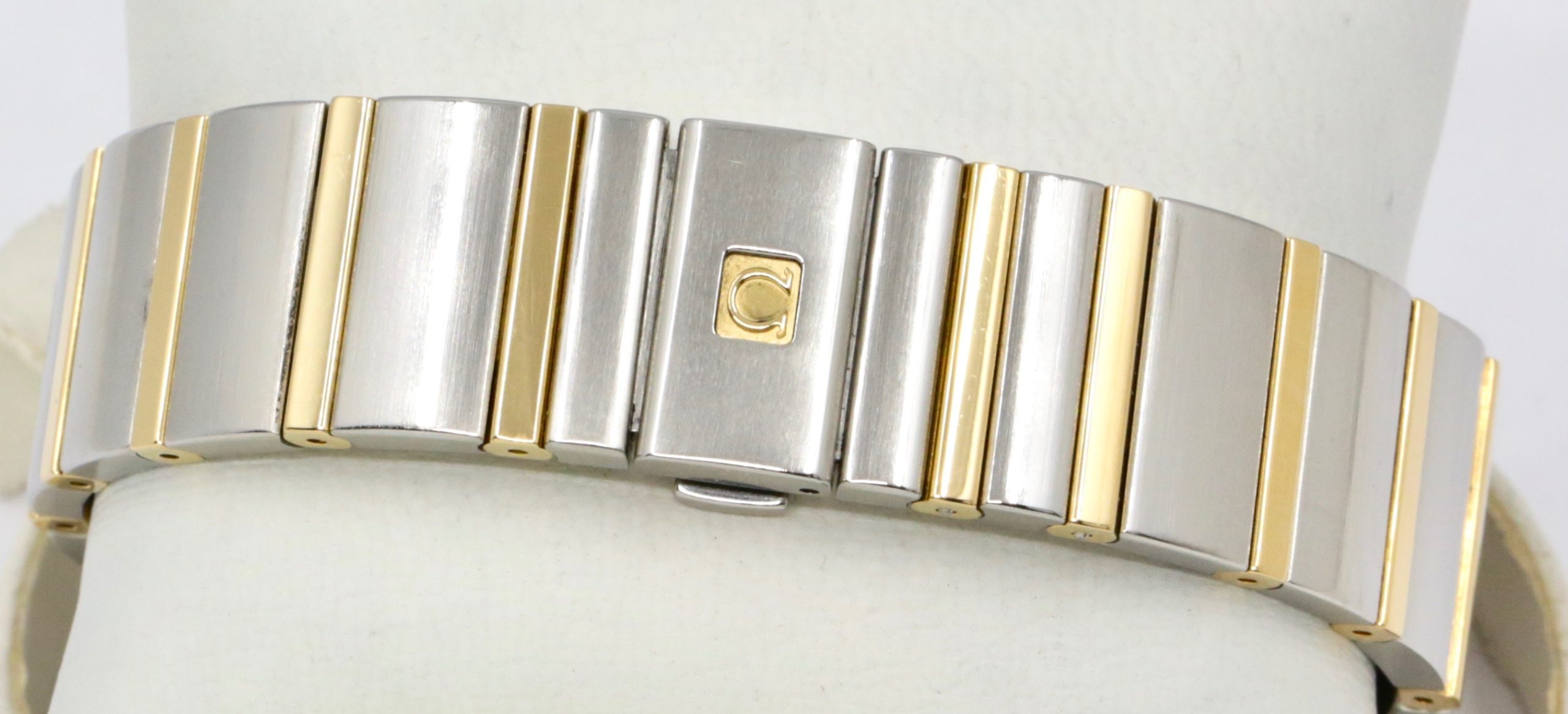 Omega Constellation Double Eagle, Co-Axial Chronometer, in Stainless Steel & 18ct Yellow Gold, Silver Index Dial with Date, on Stainless Steel & 18ct Yellow Gold Bracelet, Ref. 1201.30.00 , Circa: 2007, with Box, Book, Omega Folder & Omega Warranty Cards - Image 6