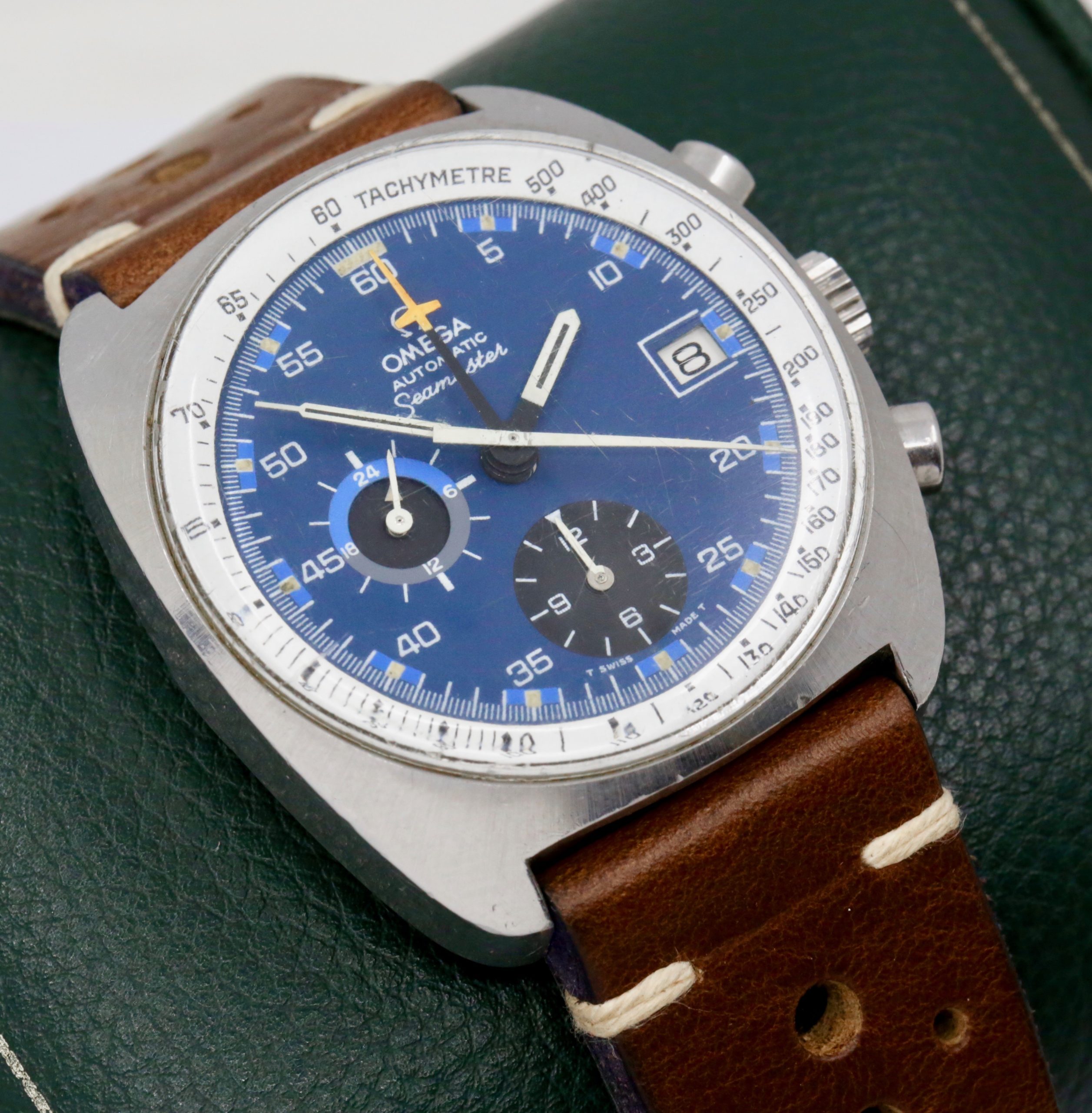 Vintage Omega Seamaster Chronograph in stainless steel, Blue index dial with sub dials in Black, on Brown Leather Strap. Ref: 176.007, Ca.1974 - Image 3