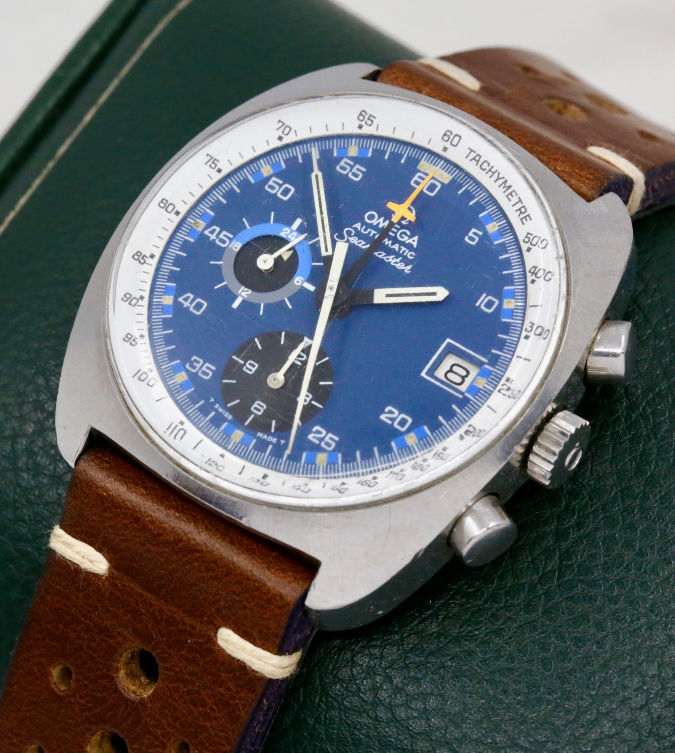 Vintage Omega Seamaster Chronograph in stainless steel, Blue index dial with sub dials in Black, on Brown Leather Strap. Ref: 176.007, Ca.1974 - Image 2