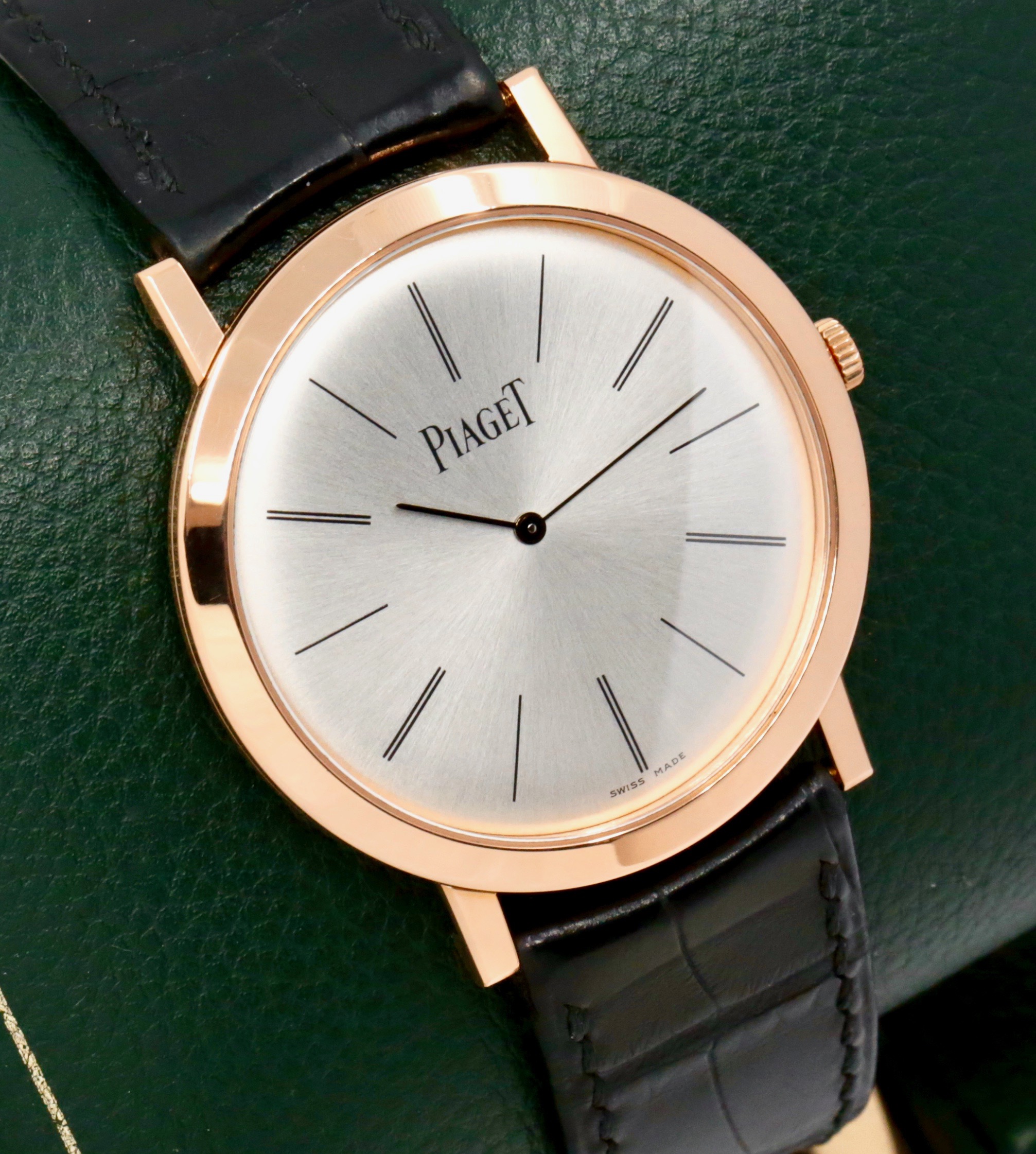 Piaget Altiplano Mecanique Ultra Thin, Ref. P10321, in 18ct Rose Gold, Manual Wind, with Silver Index Dial, on Black Piaget Alligator Strap with 18ct Rose Gold Piaget Tang Buckle - Image 2