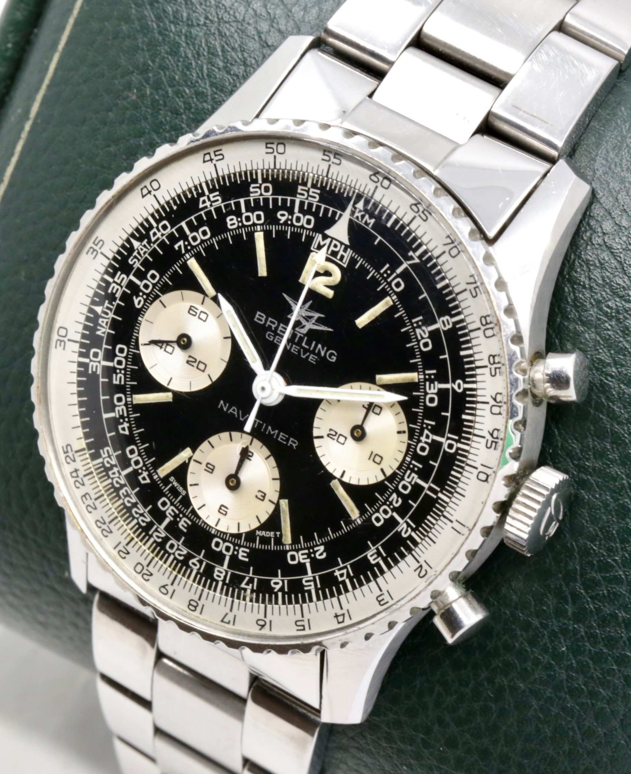 Breitling Navitimer chronograph Ref 806, in Stainless Steel, Original Gloss Black Gilt Dial with Twin Jet Logo on a Breitling Stainless Steel bracelet, Totally Original with Original Bracelet, Box and Booklet, Circa: 1965. - Image 3