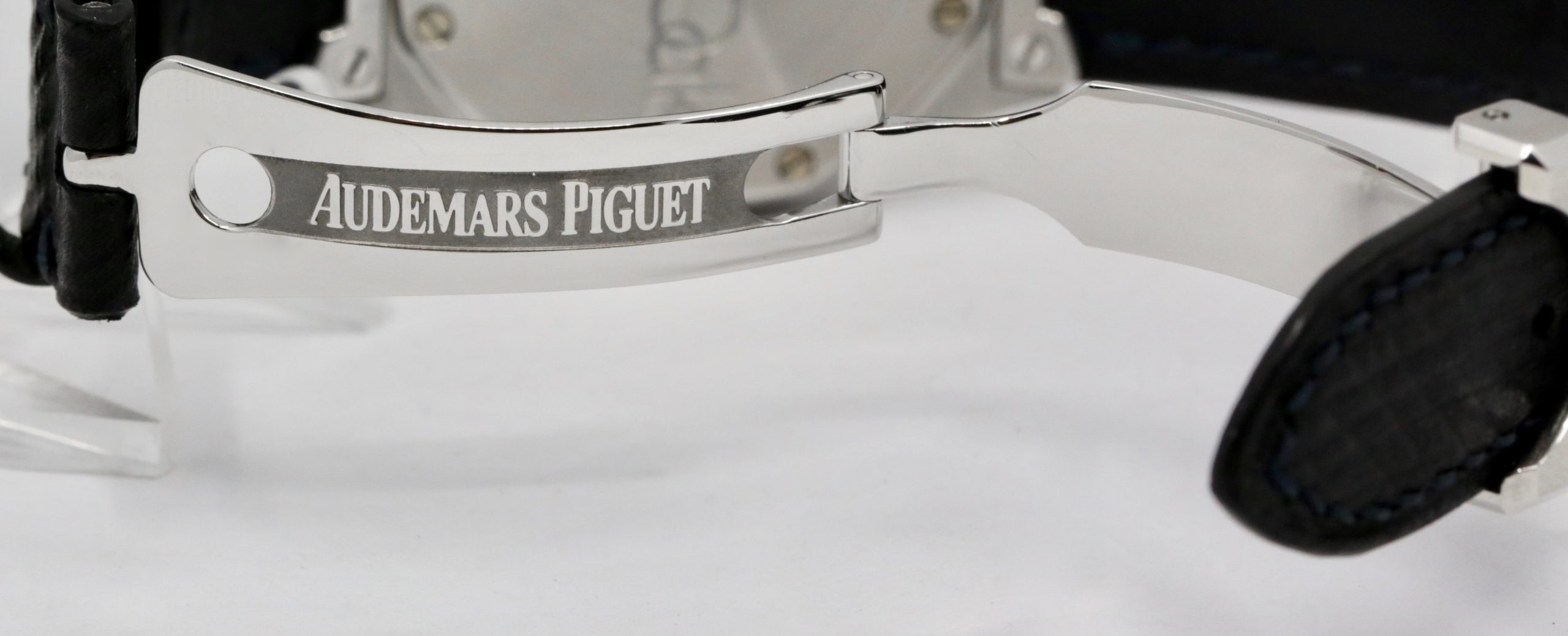 Audemars Piguet Royal Oak, Ref. 14800ST, 36mm Stainless Steel Case, Black Arab Dial, on Black Leather Strap with Stainless Steel Audemars Piguet Deployant, Circa: 1997 - Image 7