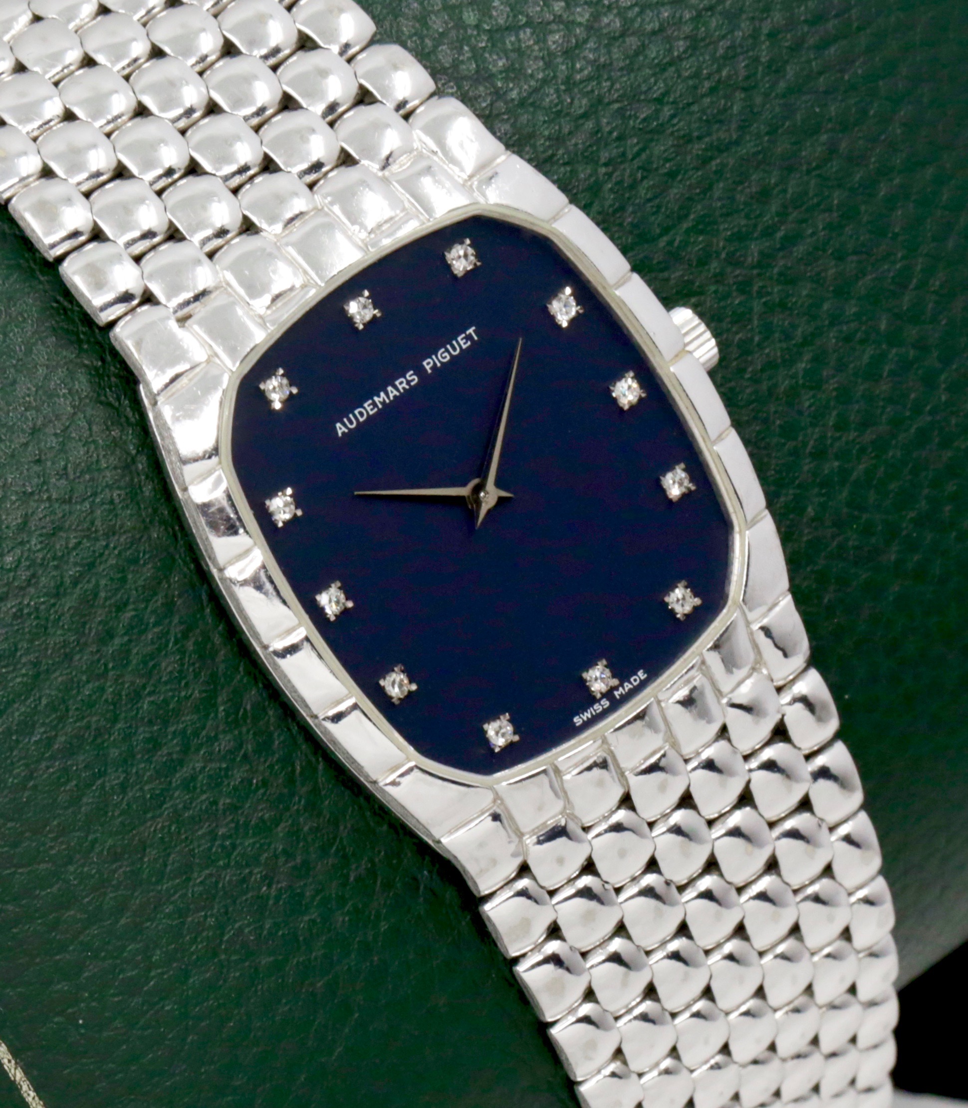 Audemars Piguet Wristwatch in 18ct White Gold, Factory Set Blue Diamond Dial, on a 18ct White Gold Audemars Piguet Integrated Bracelet, Circa: 1990's - Image 2