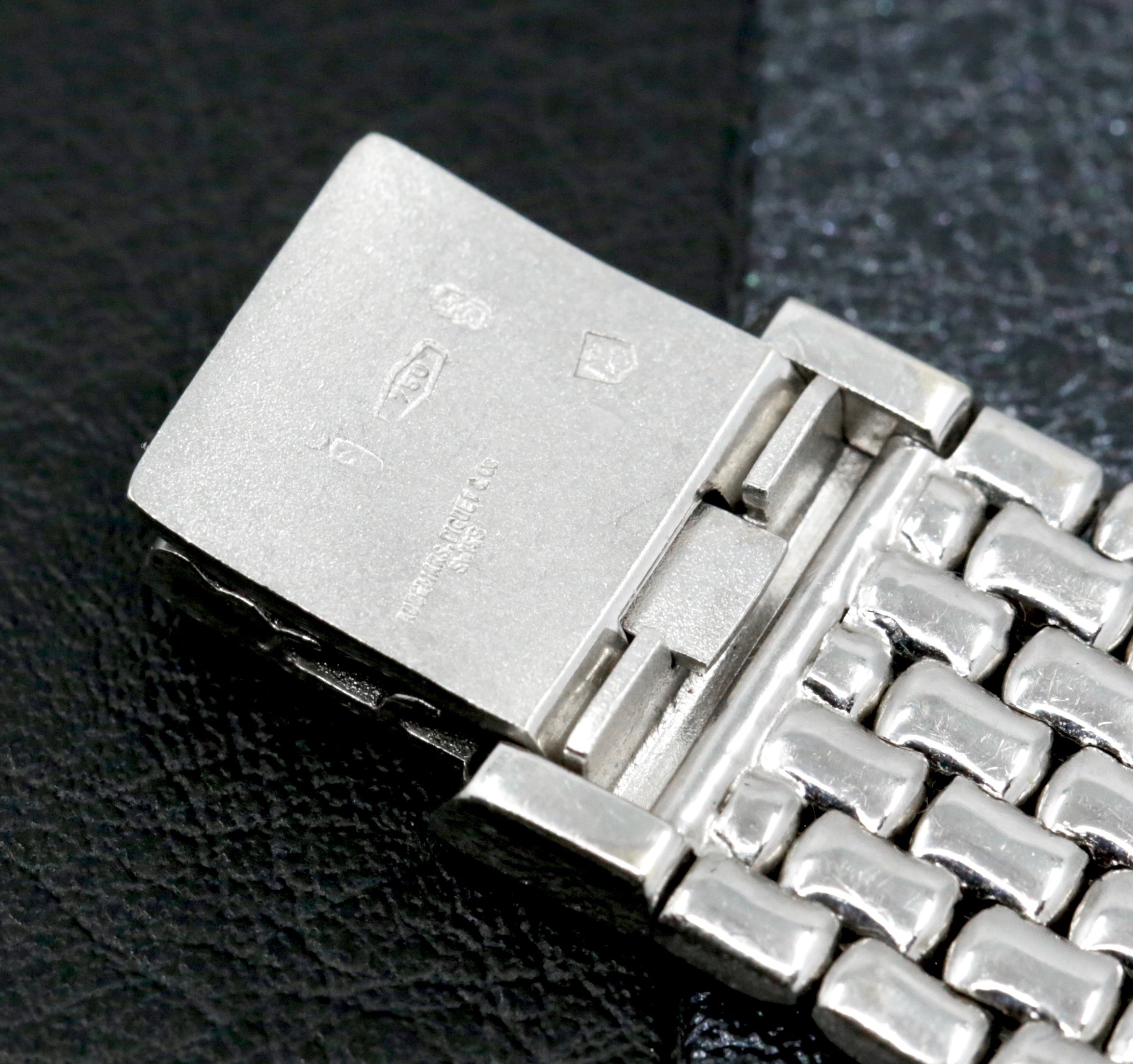 Audemars Piguet Wristwatch in 18ct White Gold, Factory Set Blue Diamond Dial, on a 18ct White Gold Audemars Piguet Integrated Bracelet, Circa: 1990's - Image 8