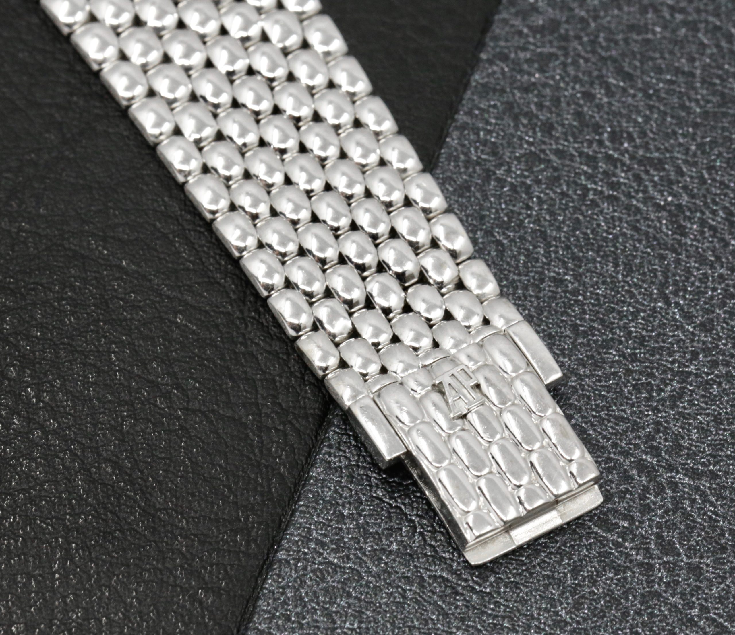 Audemars Piguet Wristwatch in 18ct White Gold, Factory Set Blue Diamond Dial, on a 18ct White Gold Audemars Piguet Integrated Bracelet, Circa: 1990's - Image 7