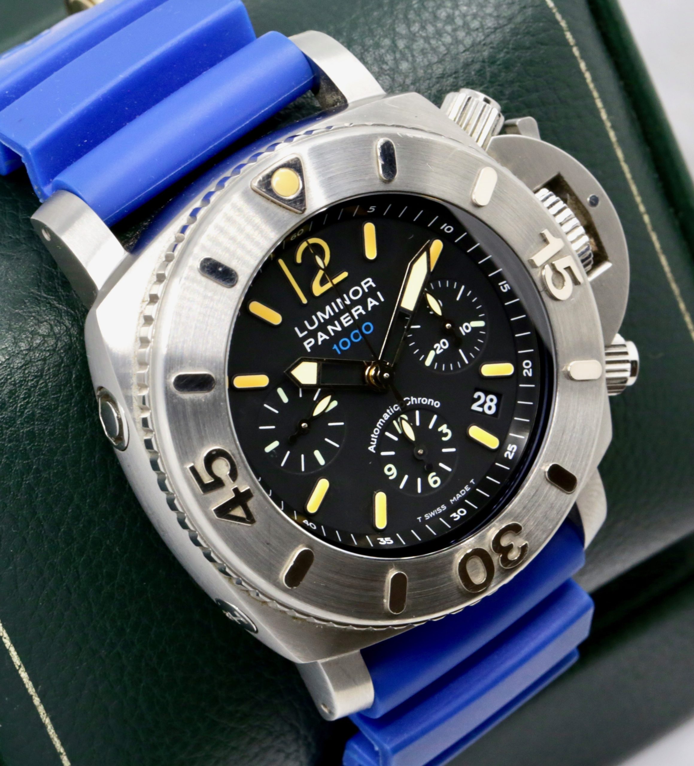 ON SALE!! Panerai Luminor Submersible 1950 Chronograph 1000m in Stainless Steel, Special Edition limited to 1,000 pieces, Black Index Dial on a Blue Panerai Rubber Strap with Stainless Steel Panerai Tang Buckle, Ref.00187, Circa: Oct. 2004, with Panerai Certificate - Image 2