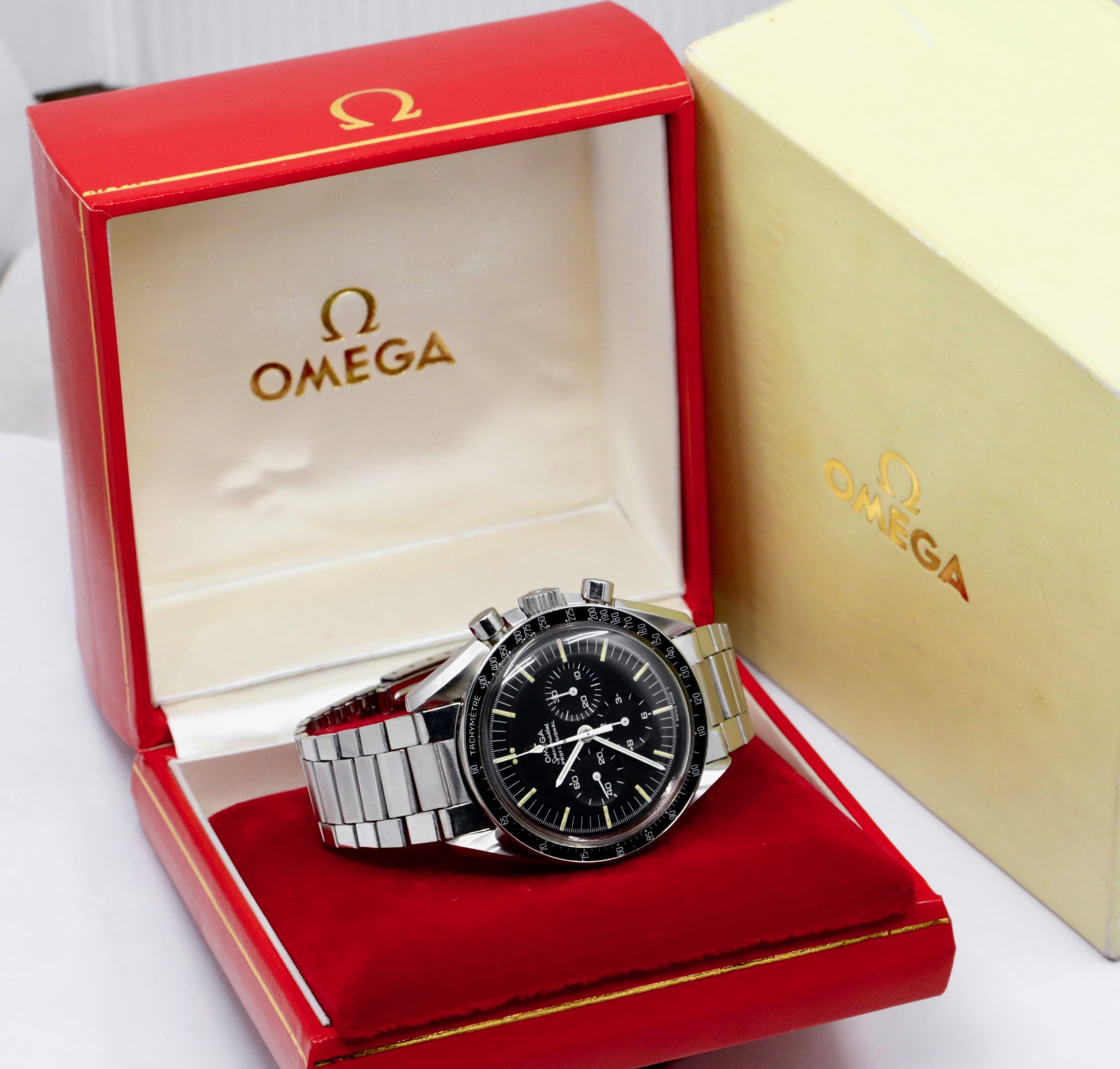 Vintage Omega Speedmaster Professional, Cal. 861, Stainless Steel, Dot Over 90 Bezel, Original Dial with Patinated Index Markers & Raised Omega Symbol, on Original Omega Stainless Steel Bracelet, Ref. 145.022-68ST, Circa: 1968, with Omega Box - Image 10