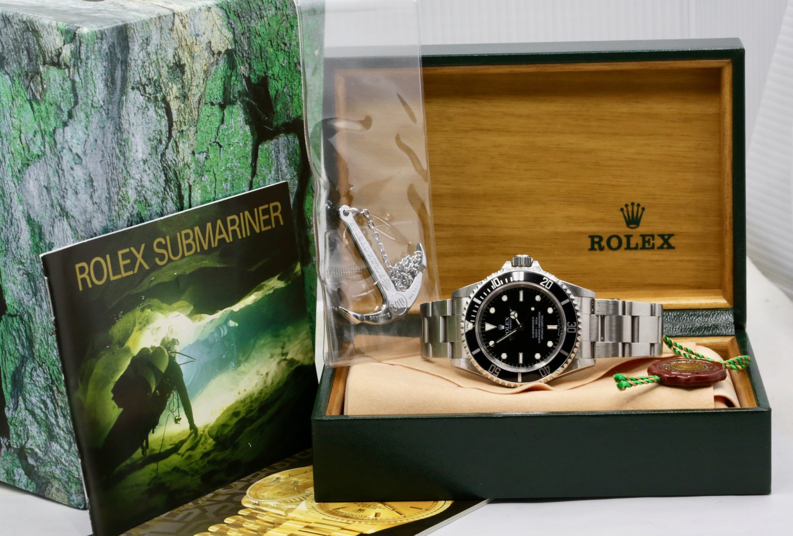 Rolex Submariner Non-Date, 40mm, Stainless Steel, Black Index Dial, Aluminium Bezel, on Stainless Steel, Rolex Oyster Bracelet, Ref. 14060M, with Box, Books, Swing Tag & Rolex Anchor - LAST OF THE SERIES!! - Image 7