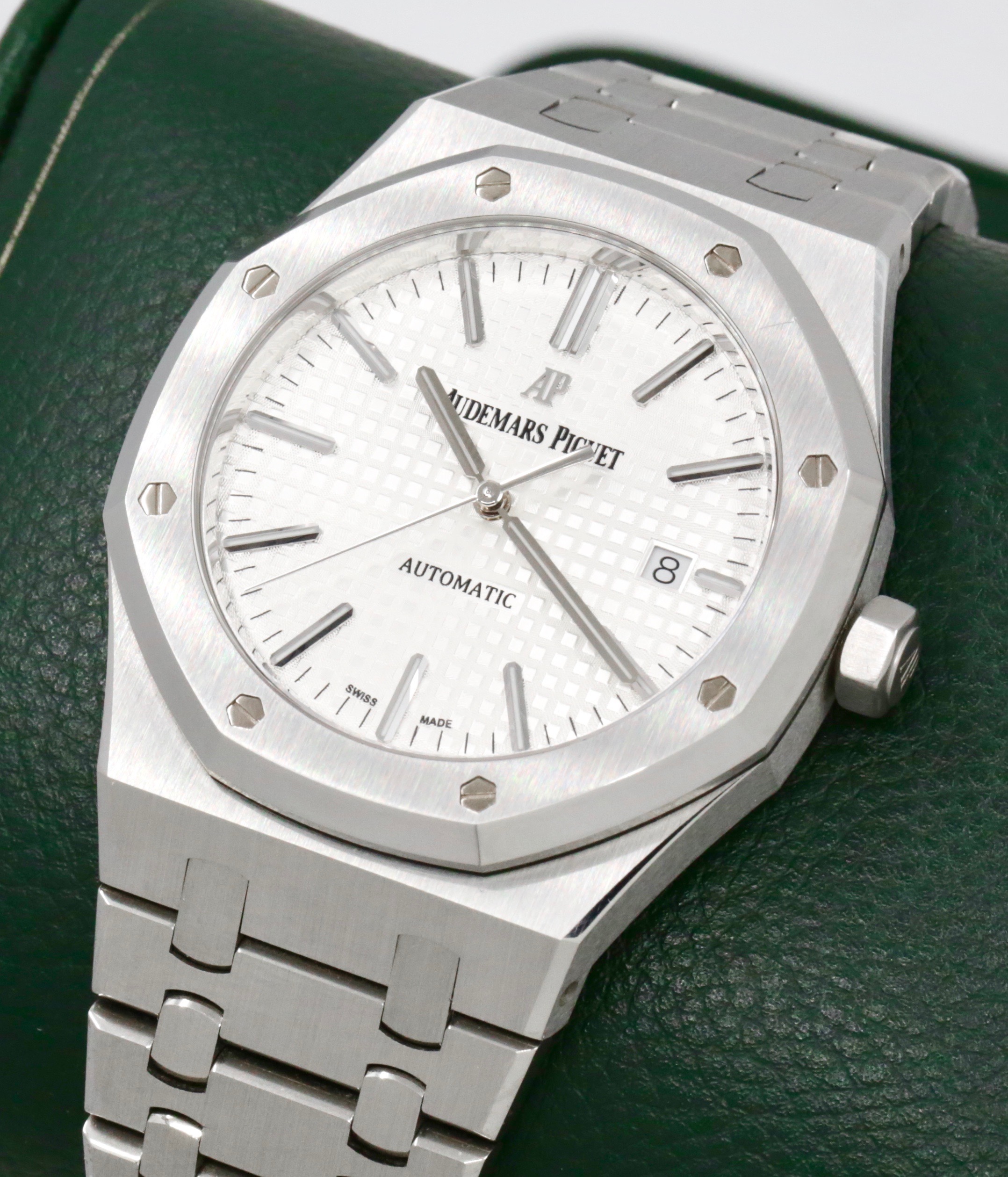 Audemars Piguet Royal Oak, 41mm, Stainless Steel, Silver “Grande Tapisserie” Dial, on Stainless Steel Audemars Piguet Royal Oak Bracelet, Ref. 15400ST, with Box, Books, & Papers, Circa: 2016 - Image 4