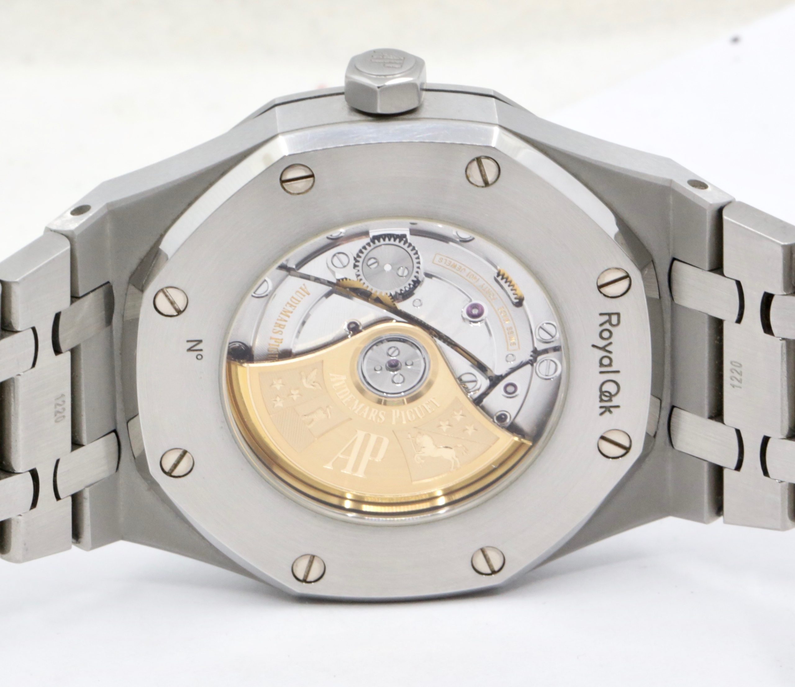 Audemars Piguet Royal Oak, 41mm, Stainless Steel, Silver “Grande Tapisserie” Dial, on Stainless Steel Audemars Piguet Royal Oak Bracelet, Ref. 15400ST, with Box, Books, & Papers, Circa: 2016 - Image 6