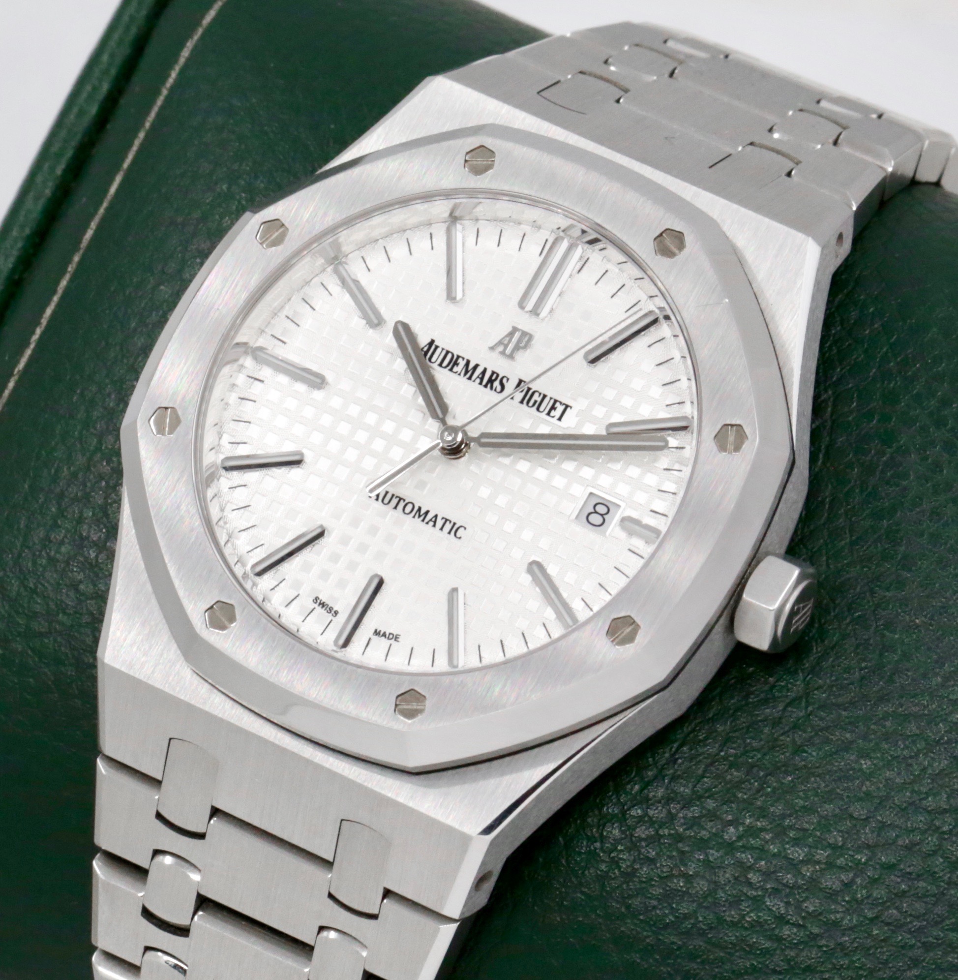 Audemars Piguet Royal Oak, 41mm, Stainless Steel, Silver “Grande Tapisserie” Dial, on Stainless Steel Audemars Piguet Royal Oak Bracelet, Ref. 15400ST, with Box, Books, & Papers, Circa: 2016 - Image 2