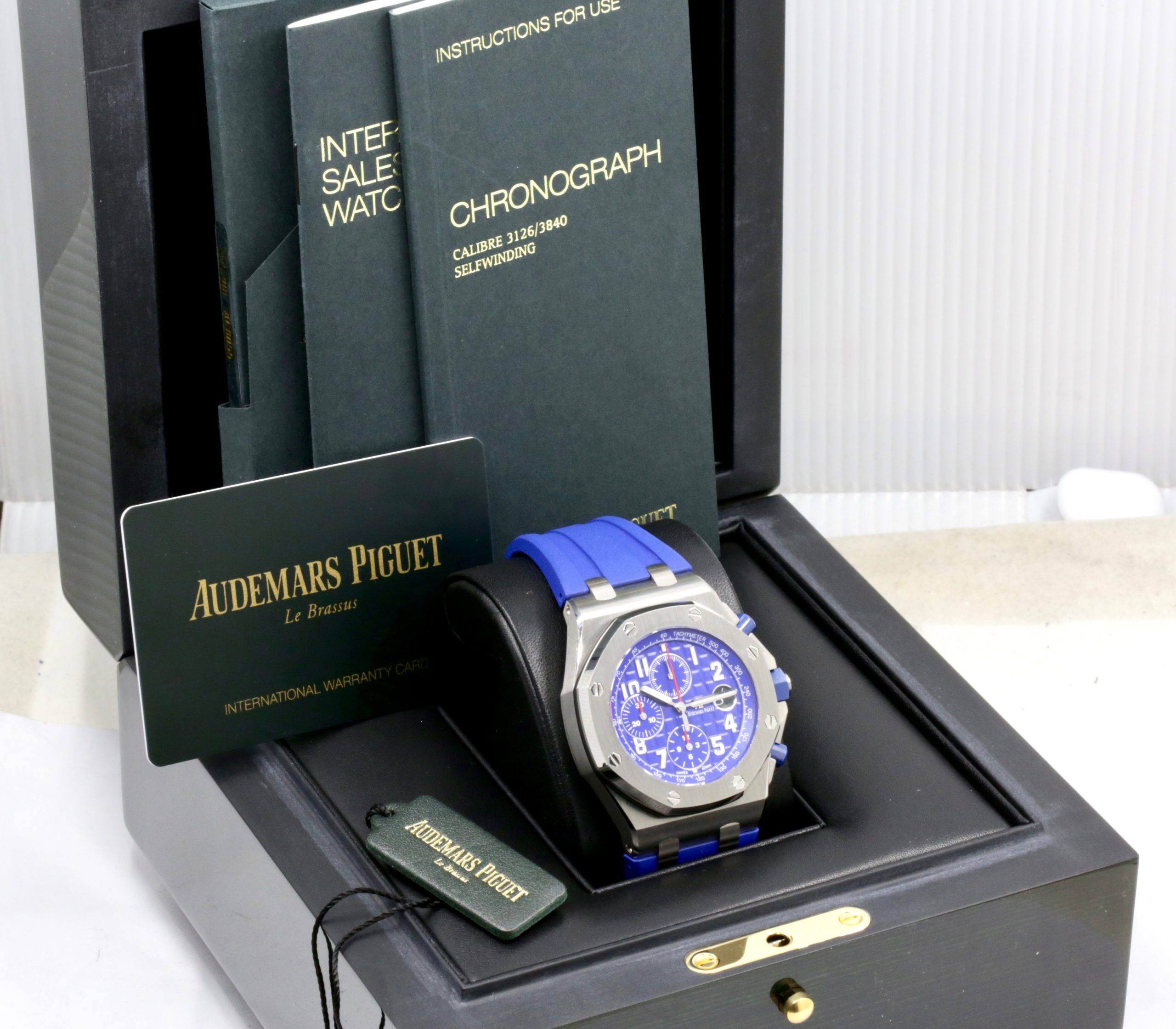 Audemars Piguet Royal Oak Offshore Chronograph in Stainless Steel, 42mm, Indigo Blue "Méga Tapisserie" Dial, on Blue Audemars Piguet Rubber Strap with Stainless Steel AP Tang Buckle, Ref. 26470ST, Ca. 2018, with Box & Papers - Image 7