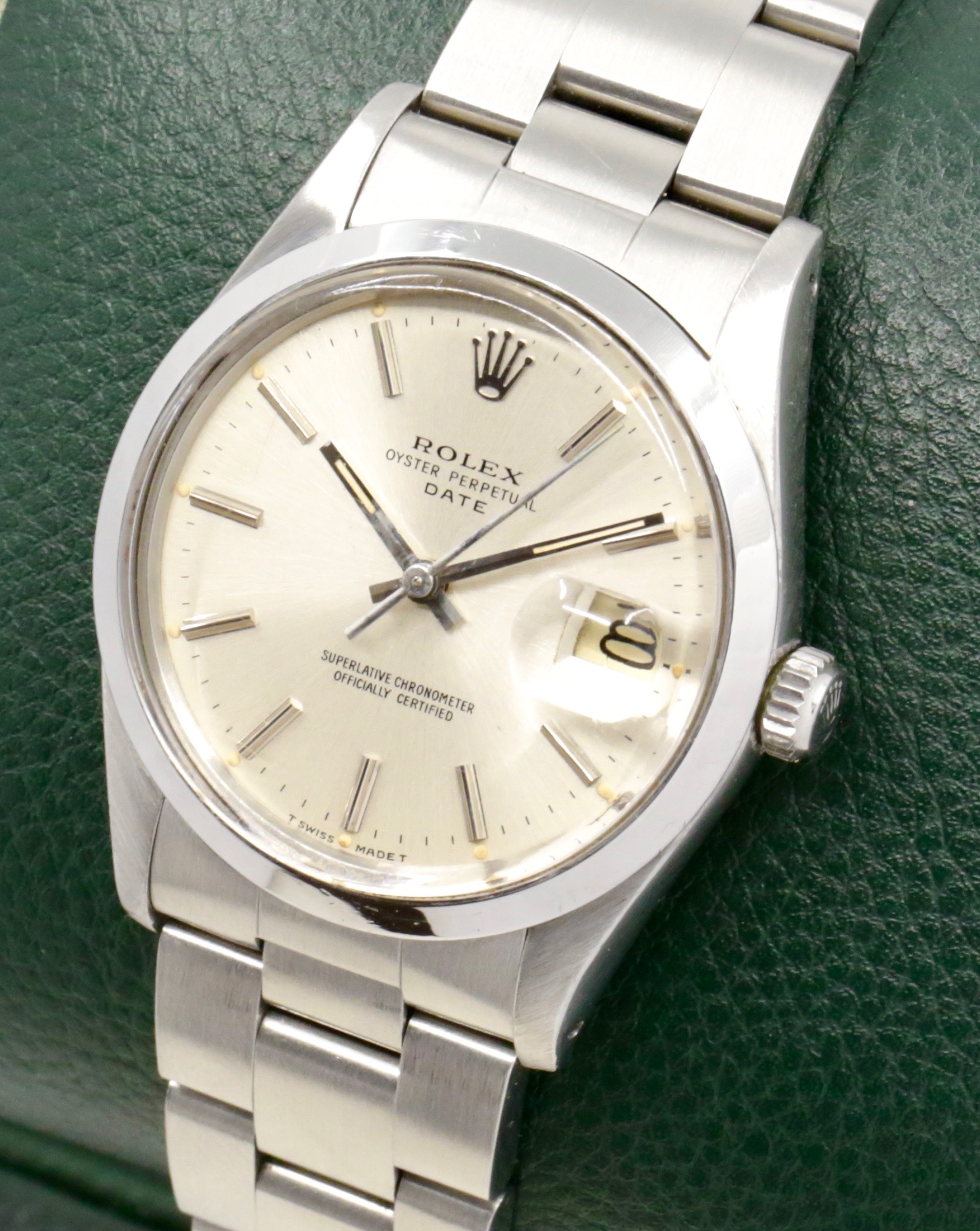 *ON SALE!! Rolex Oyster Perpetual Date, Ref. 15000, 34mm, Stainless Steel, Smooth Bezel, Original Tritium Silver Index Dial, Original Hands, on Stainless Steel Rolex Oyster Bracelet, Circa: 1982 - $4,900 incl. GST!! - Image 3