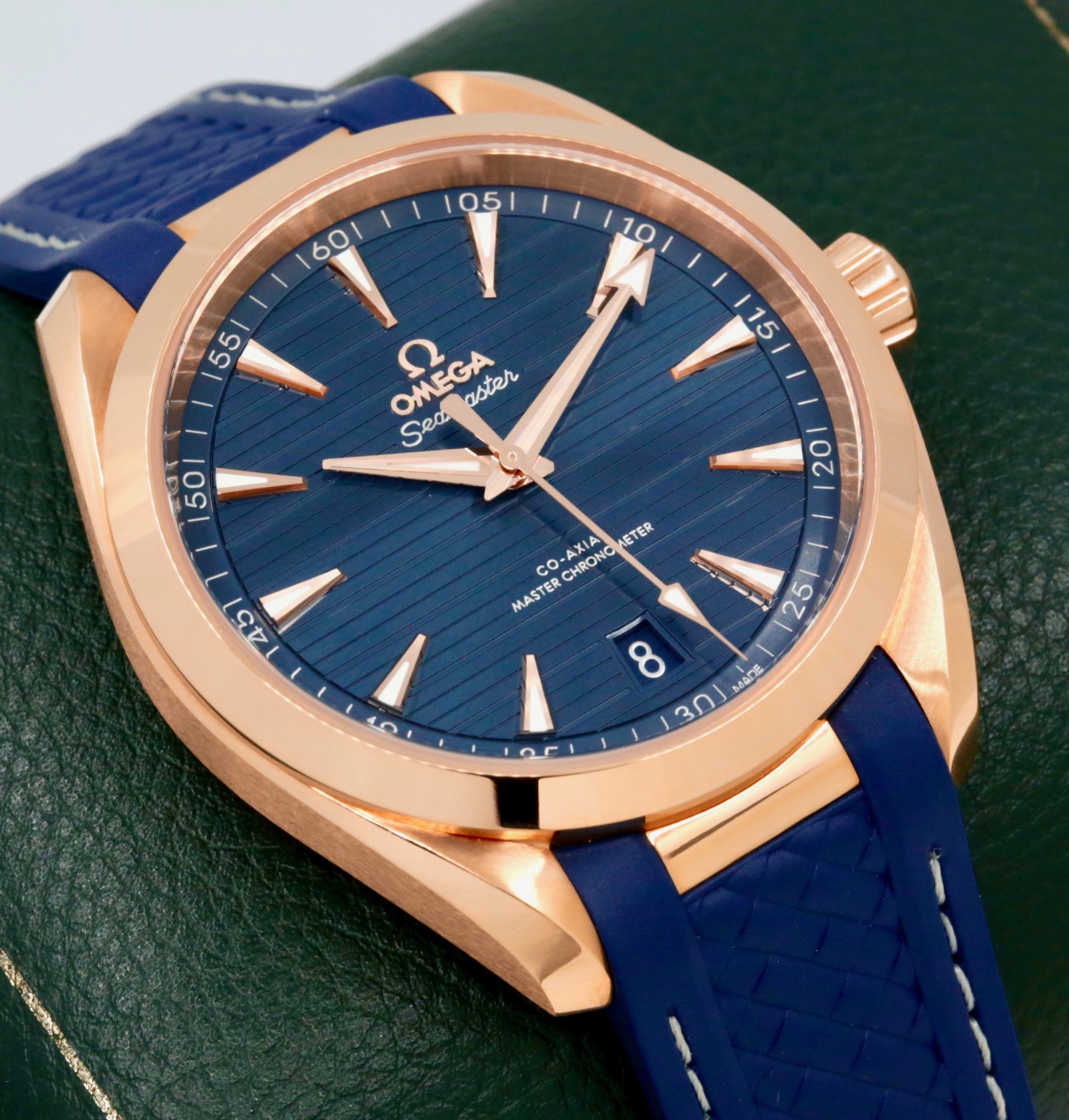 Omega Seamaster Aqua Terra 41, in 18ct Sedna Rose Gold, Blue Index Dial with Date, on Blue Omega Rubber Strap with 18ct Sedna Rose Gold Omega Deployant, Ref. 220.52.41.21.03.001, Circa: 2020, Complete with Box, Books, Omega Folder, & Omega Warranty Cards *MINT CONDITION!! - Image 3